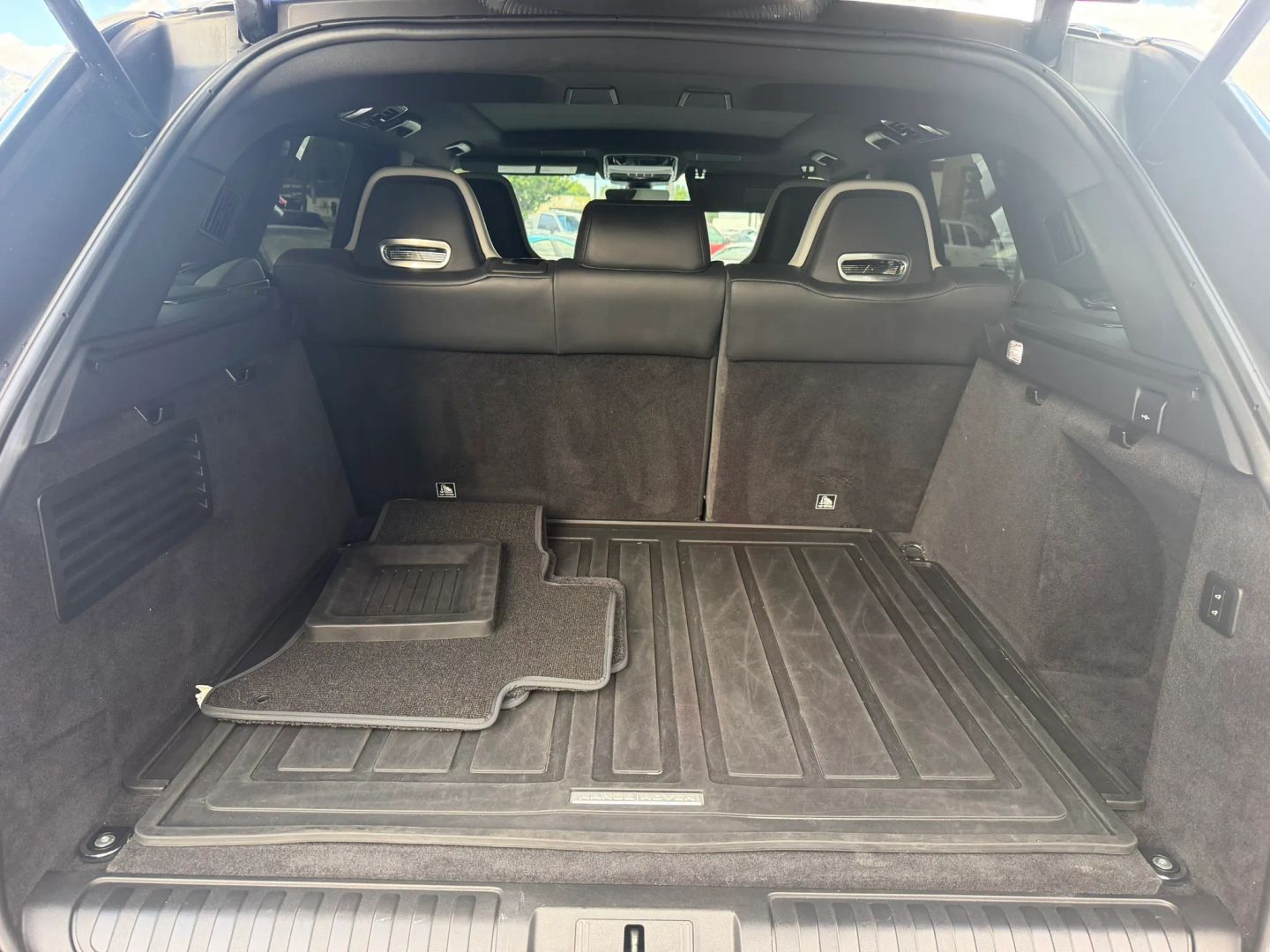 Photo 48 of this Land Rover Range Rover Sport