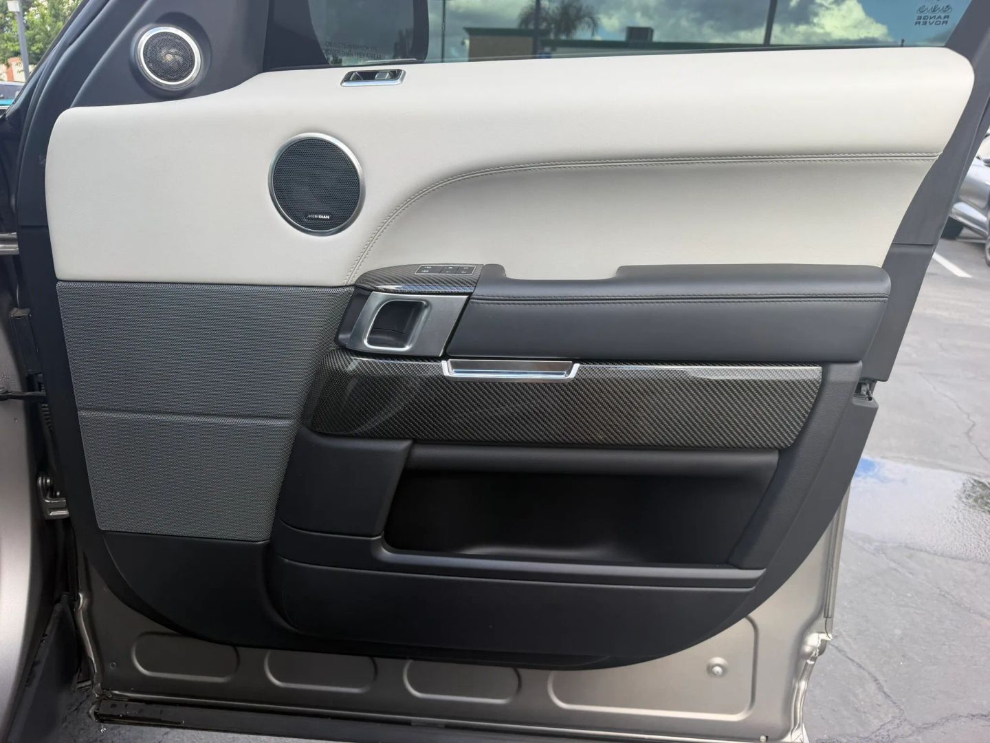 Photo 46 of this Land Rover Range Rover Sport