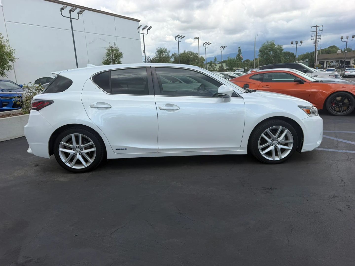 Photo 5 of this Lexus CT 200h