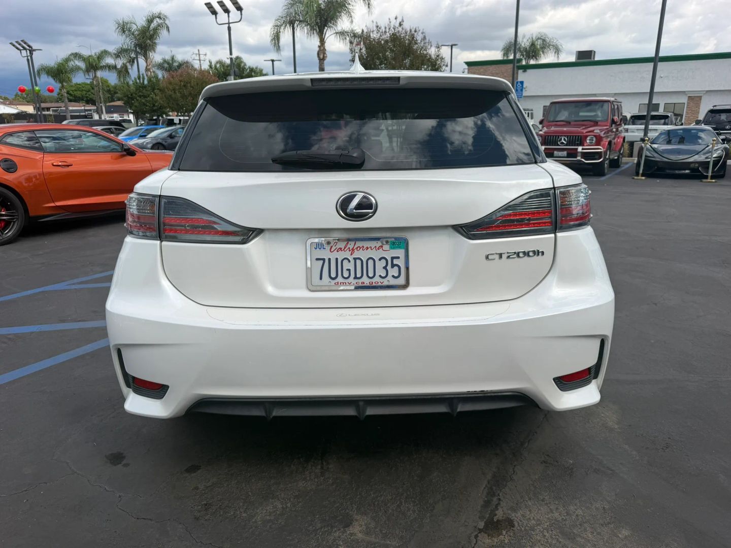 Photo 8 of this Lexus CT 200h