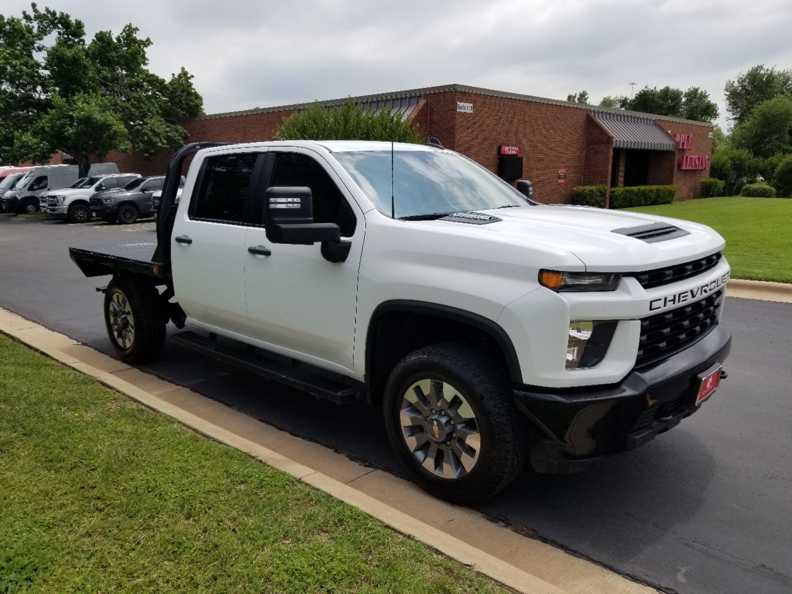 2022 Chevrolet Silverado 2500HD Custom photo 2