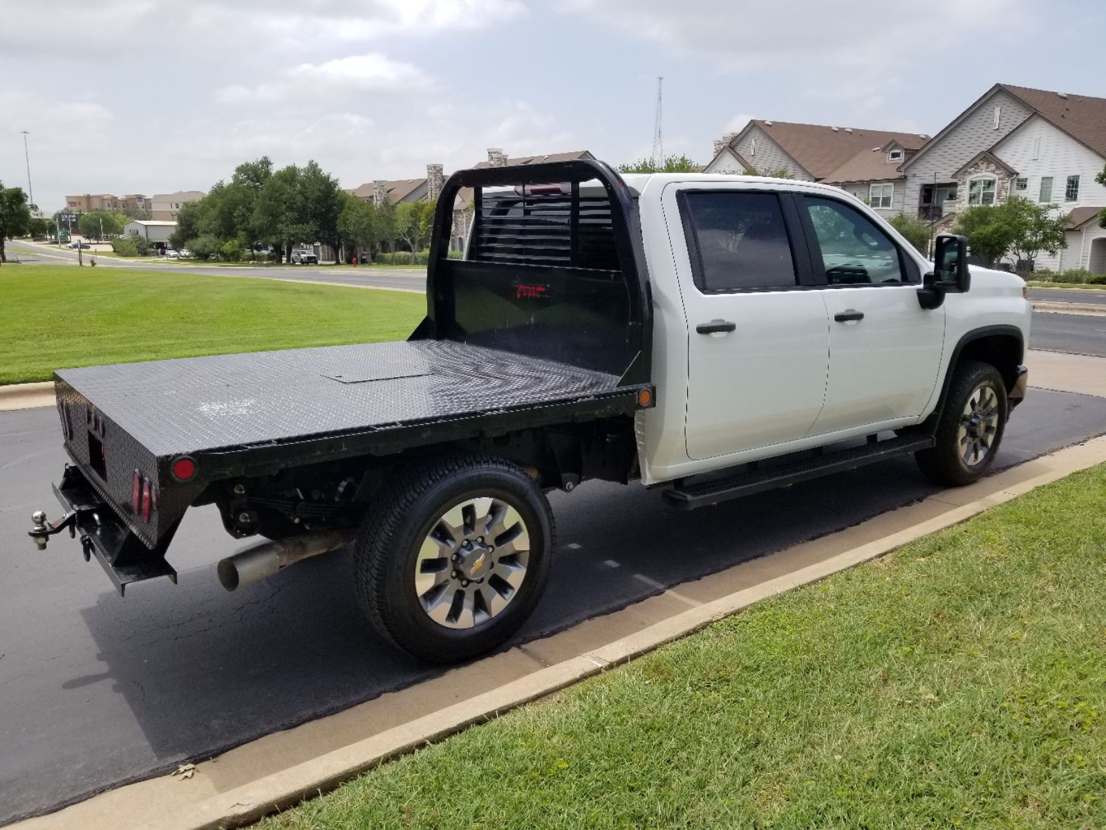 2022 Chevrolet Silverado 2500HD Custom photo 3