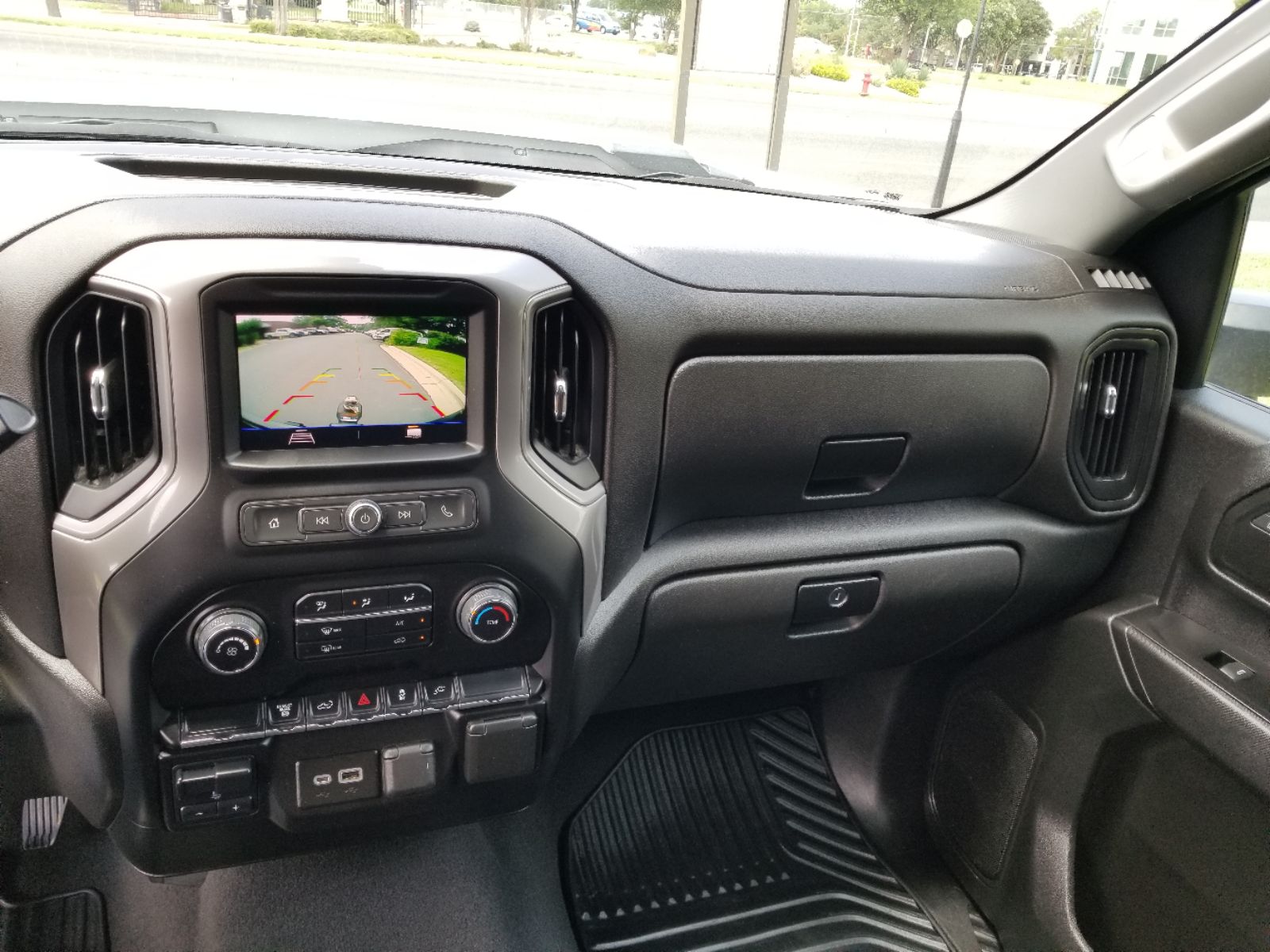 2022 Chevrolet Silverado 2500HD Custom photo 8