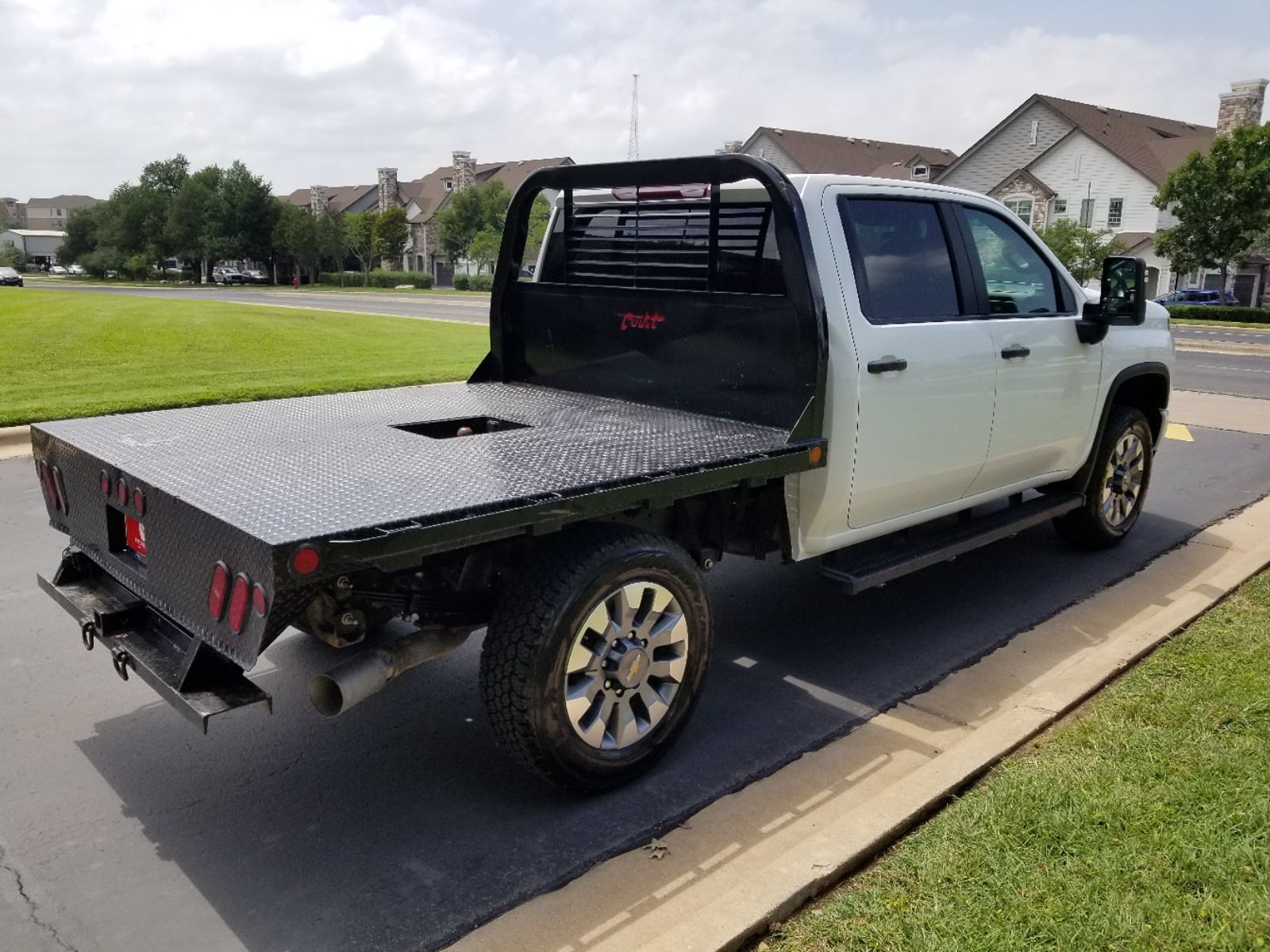 2022 Chevrolet Silverado 2500HD Custom photo 3