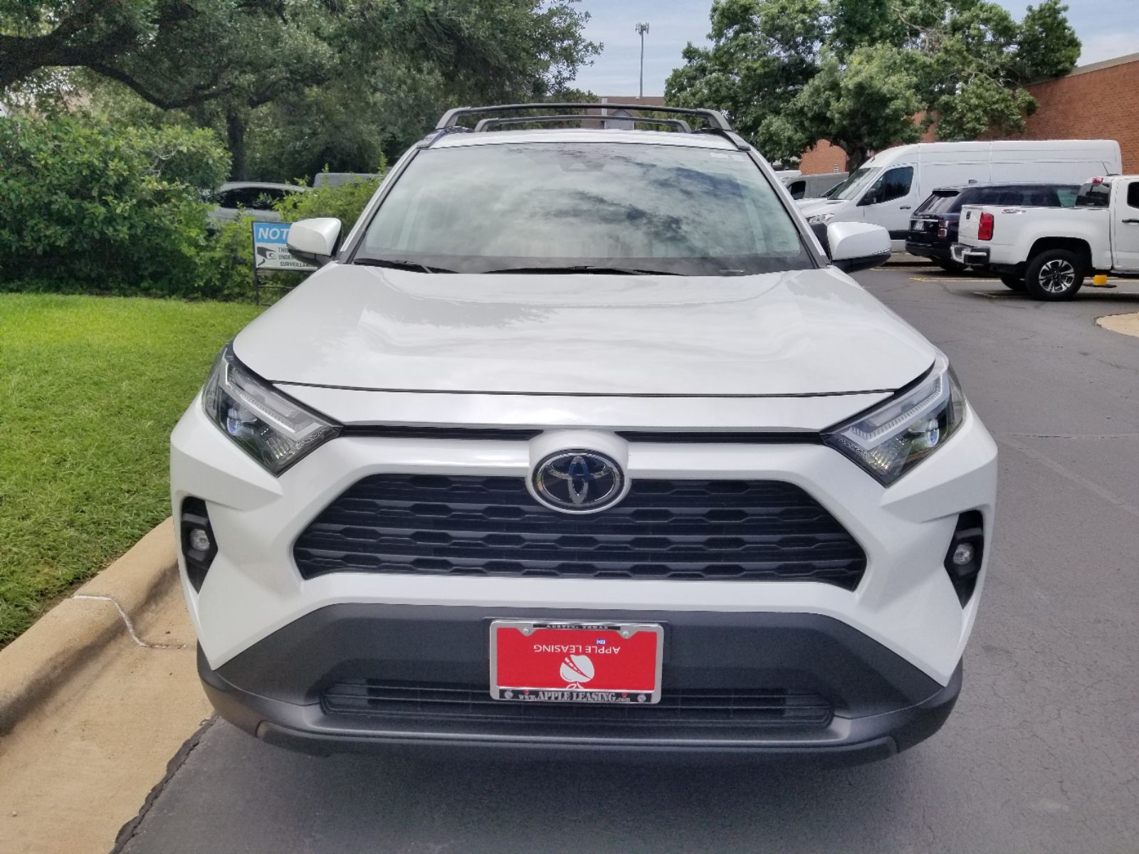 2023 Toyota RAV4 XLE Premium photo 10