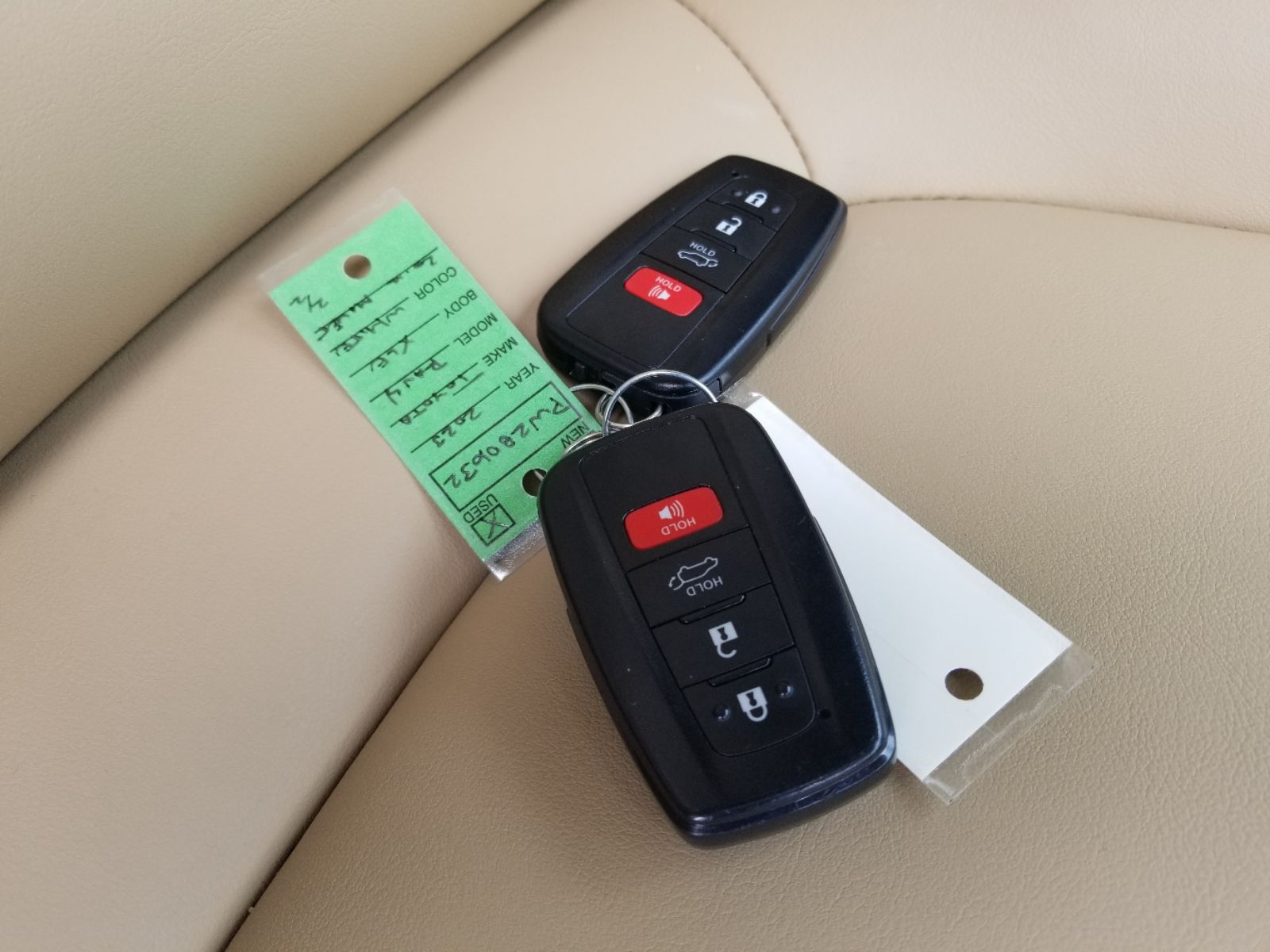 2023 Toyota RAV4 XLE Premium photo 14