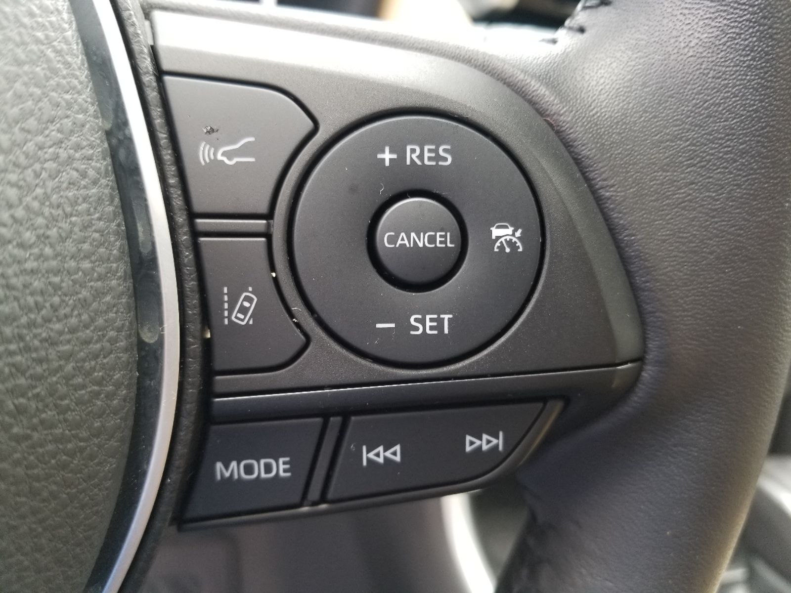 2023 Toyota RAV4 XLE Premium photo 27