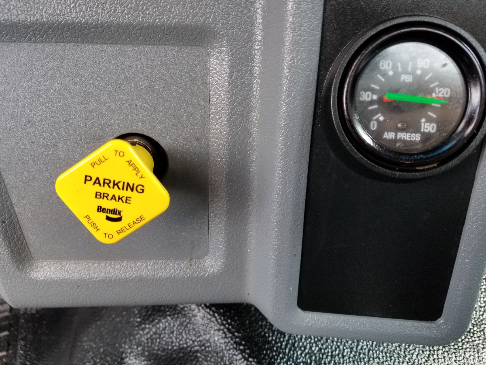 2018 Ford F-750 SuperCab photo 16