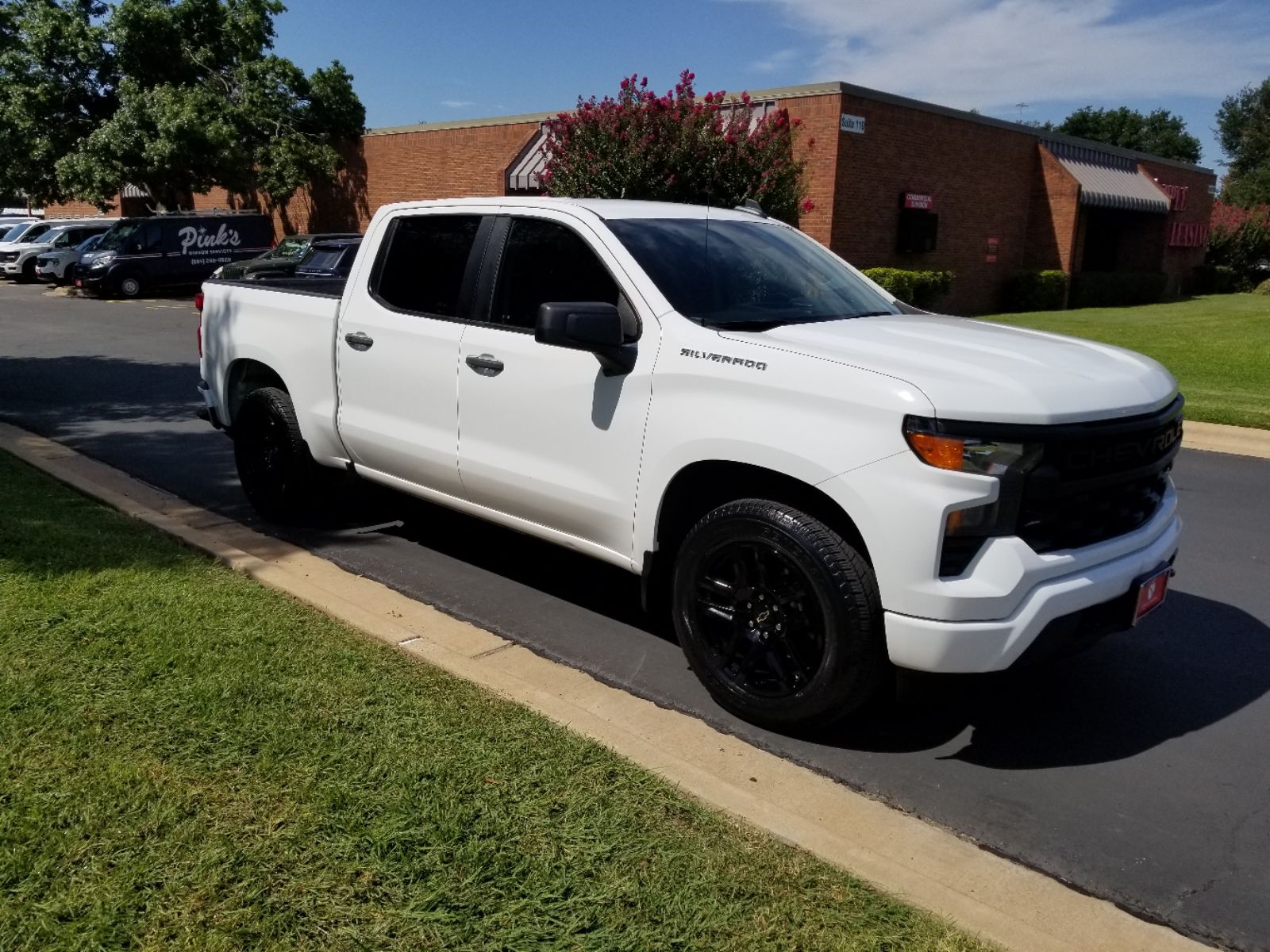2022 Chevrolet Silverado 1500 Custom photo 2