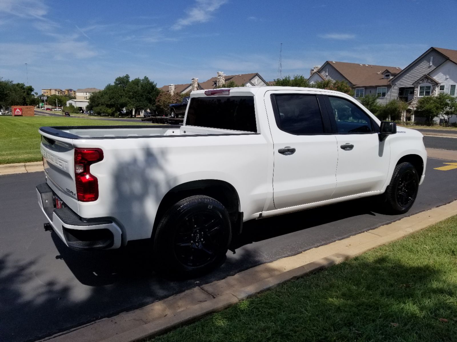 2022 Chevrolet Silverado 1500 Custom photo 3
