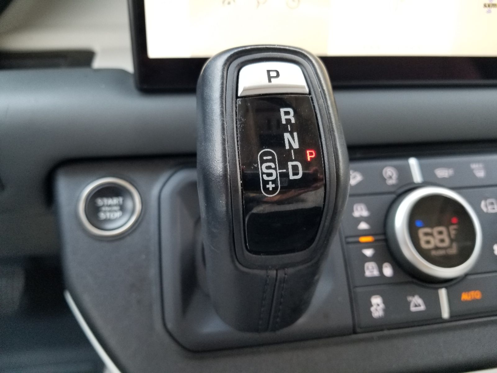 2023 Land Rover Defender 130 First Edition photo 5