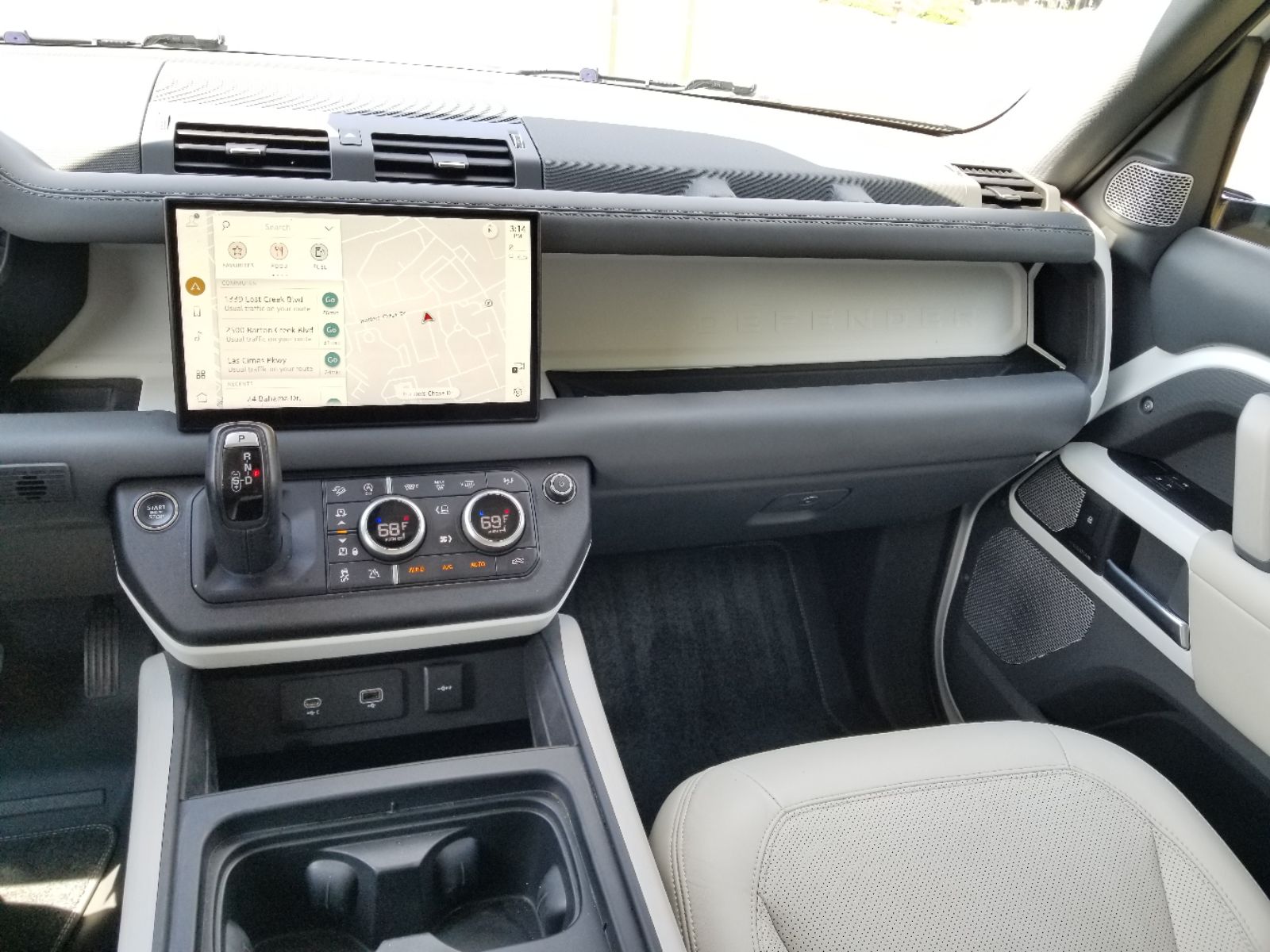 2023 Land Rover Defender 130 First Edition photo 7