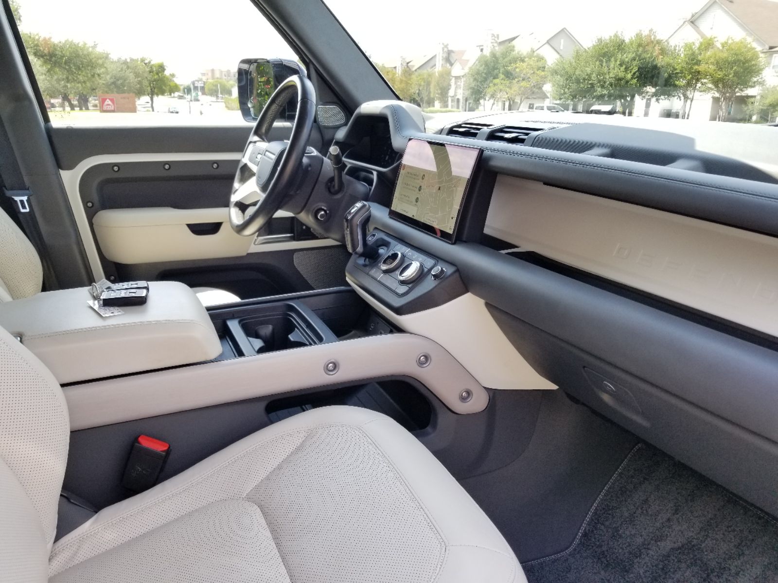 2023 Land Rover Defender 130 First Edition photo 12