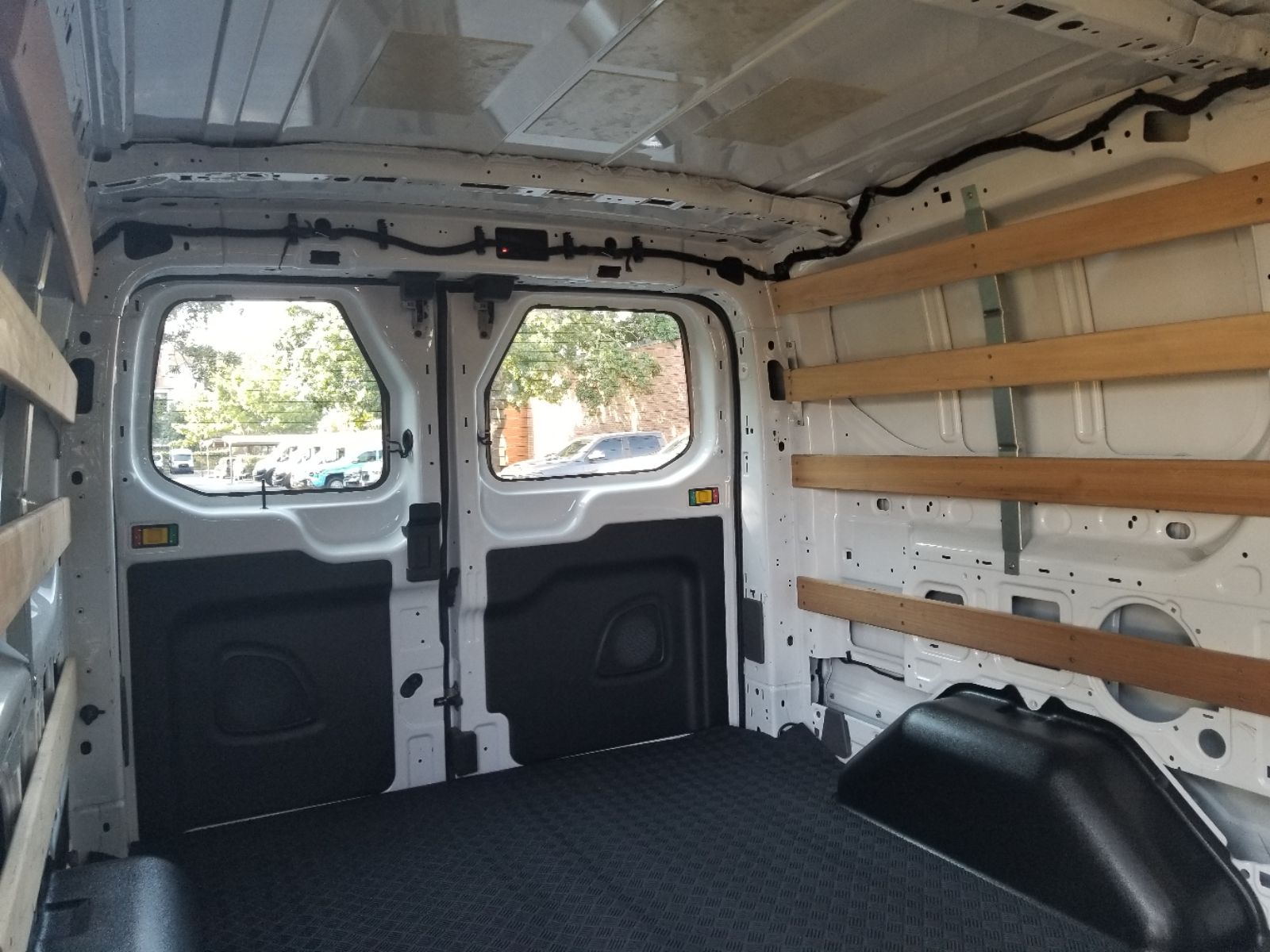 2024 Ford Transit Cargo Van photo 17