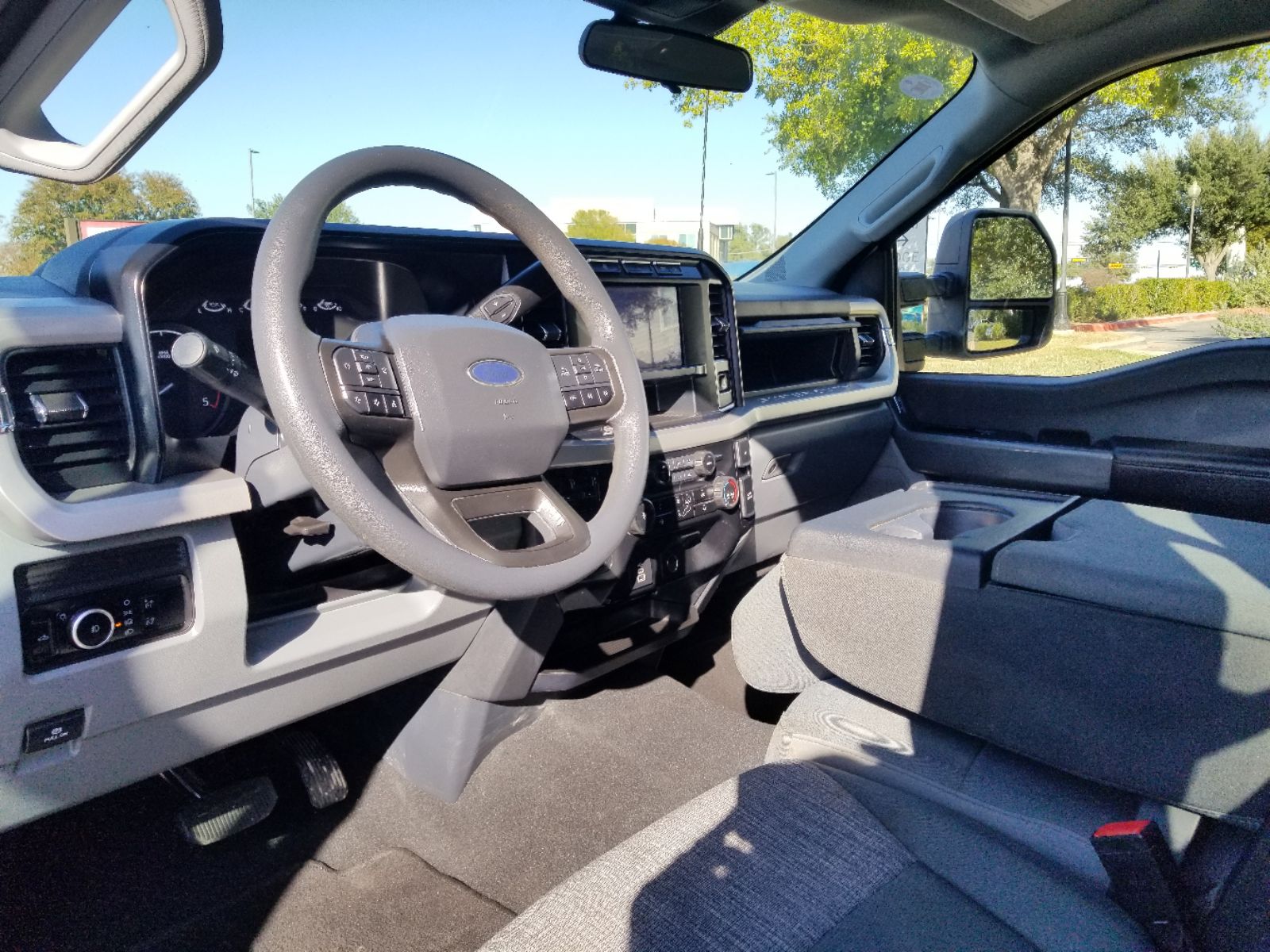 2024 Ford F-250 XLT photo 4