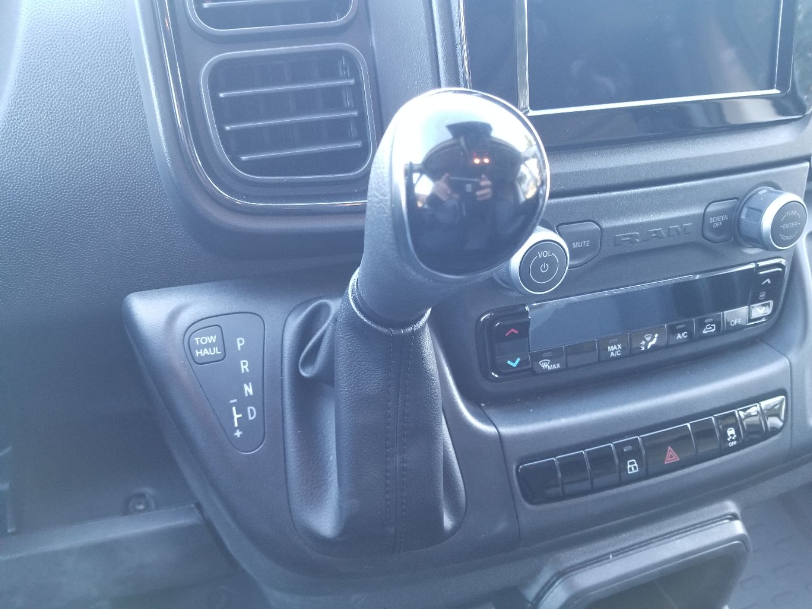 2025 Ram ProMaster 2500 photo 4