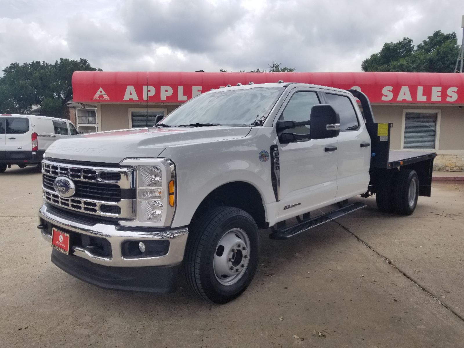 2025 Ford F-350 XL 4x4 Crew Cab 179-In DRW's photo