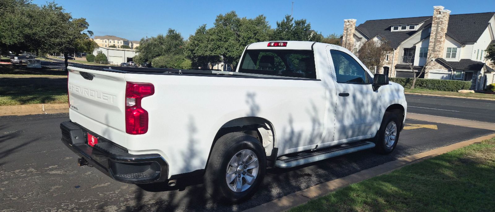 Photo 3 of this Chevrolet Silverado 1500