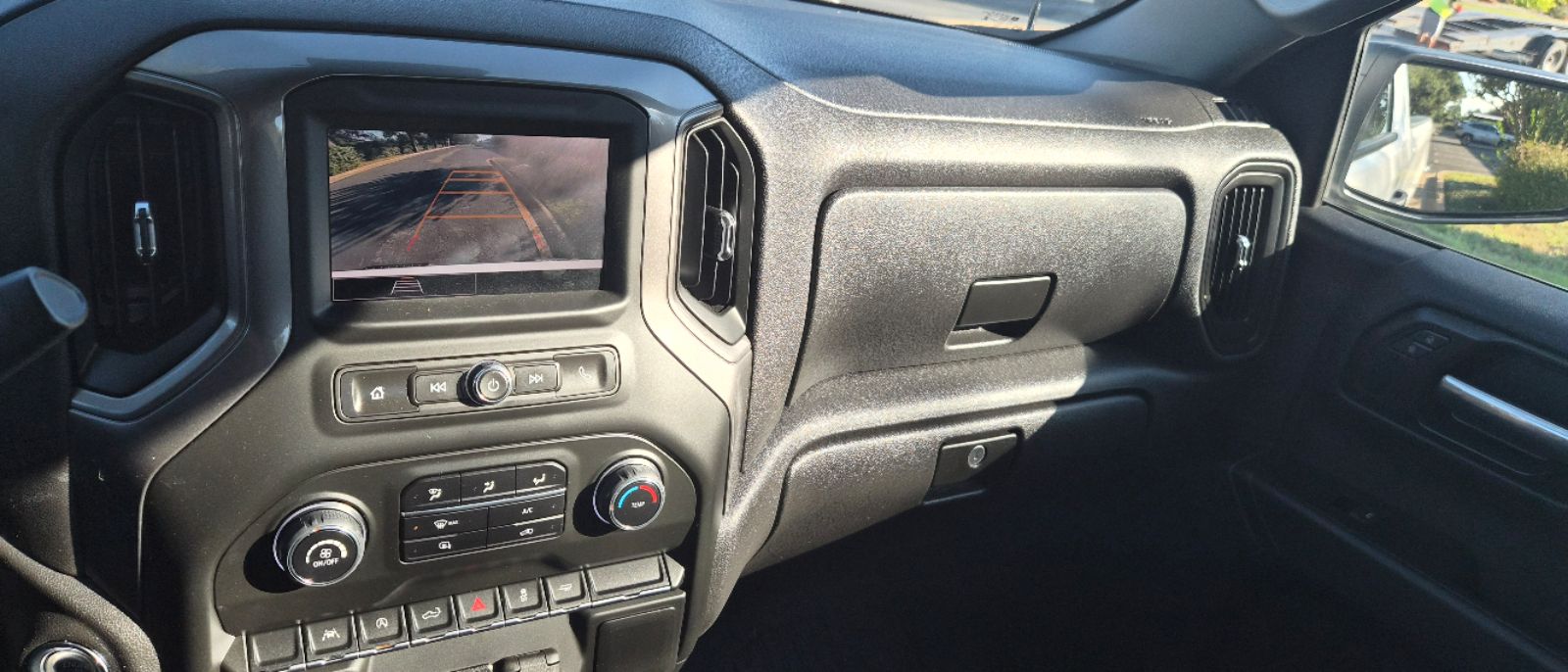 Photo 8 of this Chevrolet Silverado 1500