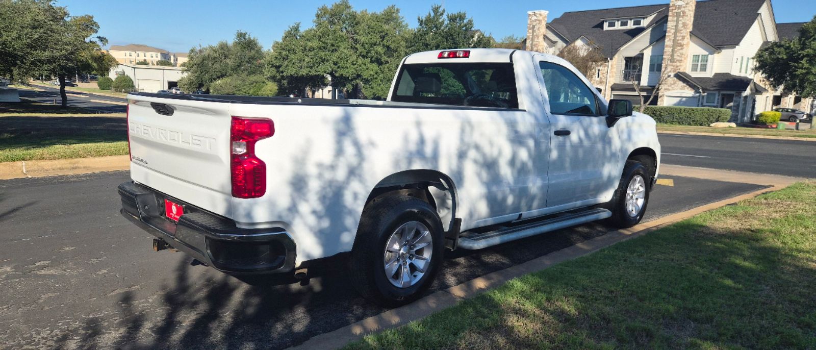 Photo 3 of this Chevrolet Silverado 1500