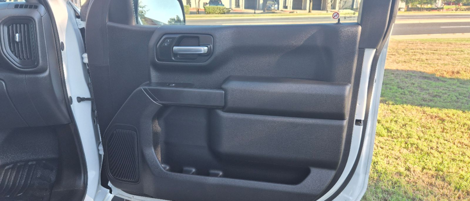 Photo 19 of this Chevrolet Silverado 1500