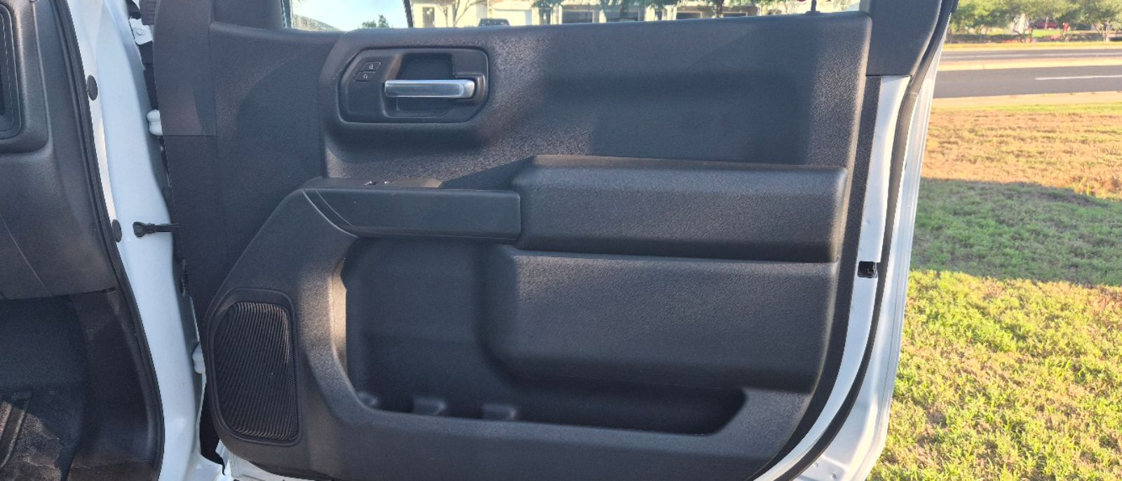 Photo 19 of this Chevrolet Silverado 1500