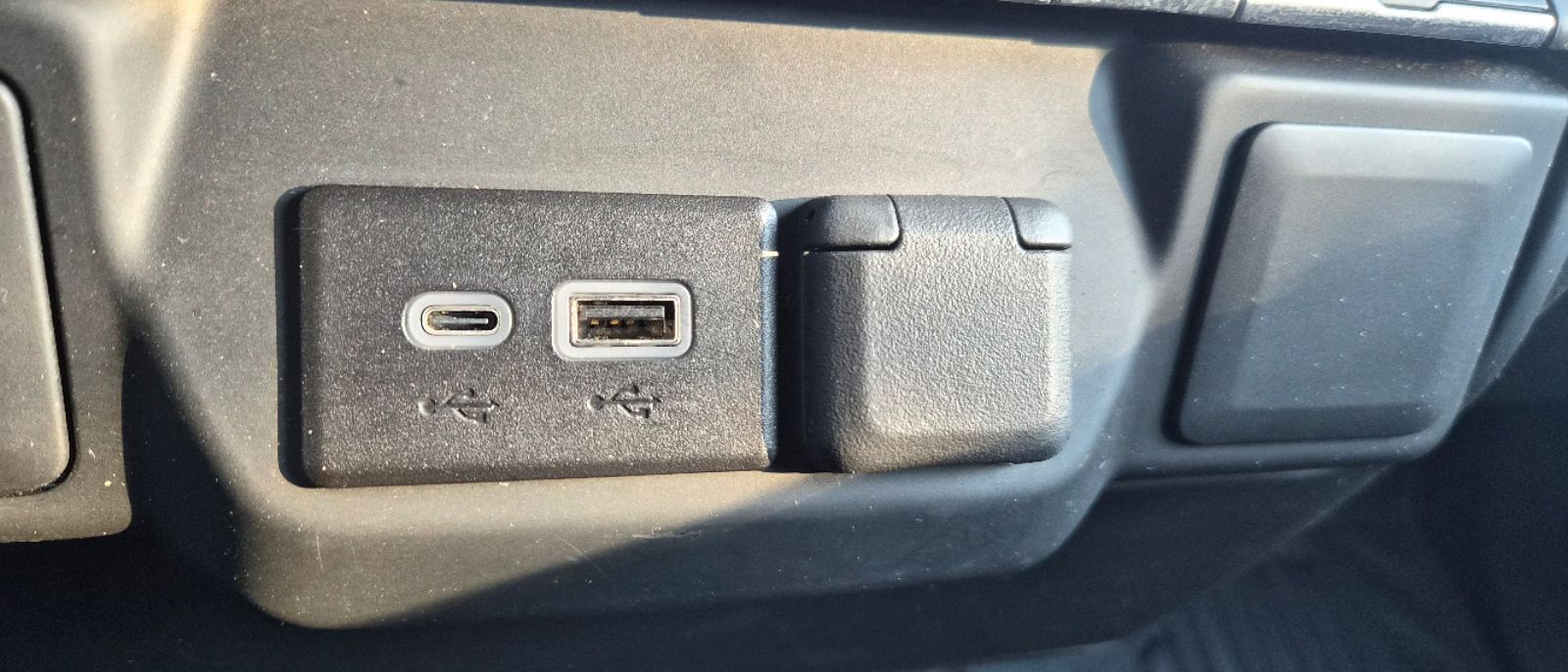 Photo 27 of this Chevrolet Silverado 1500