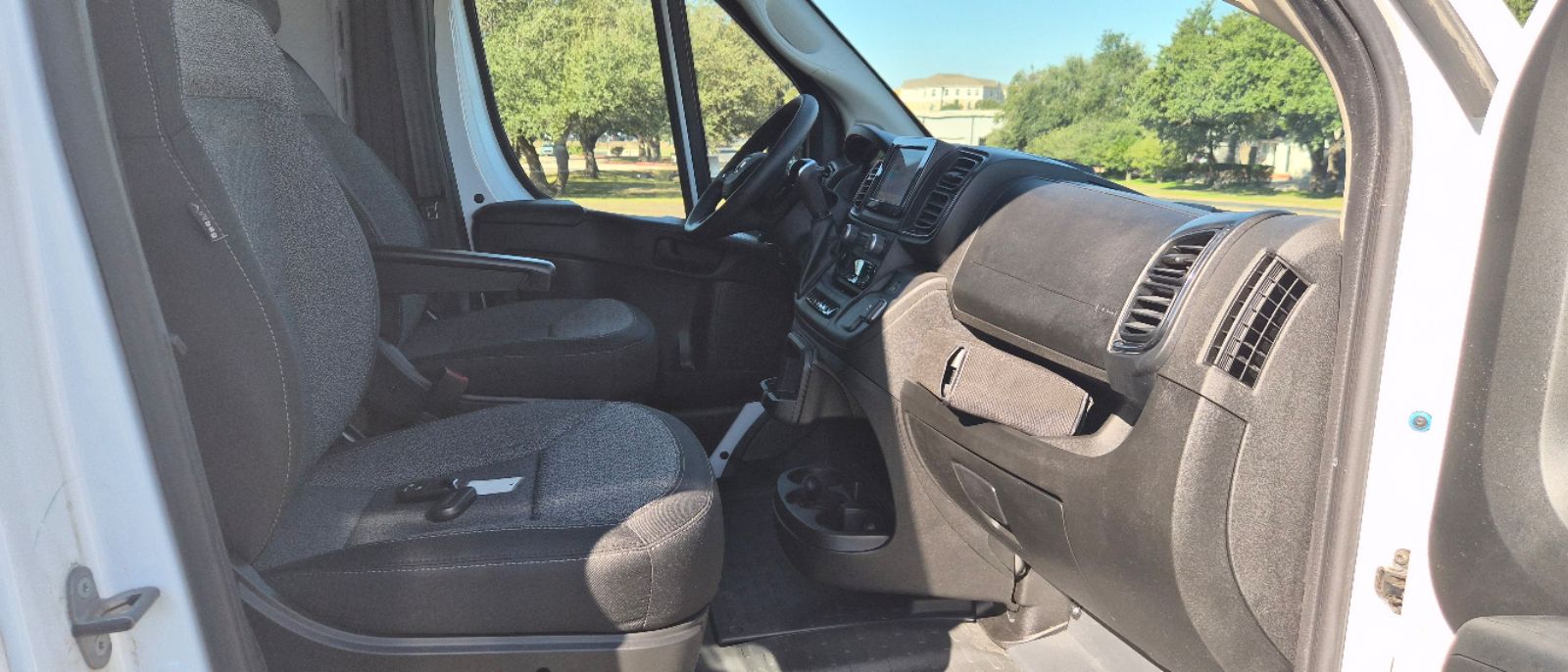 Photo 19 of this Ram ProMaster Cargo Van