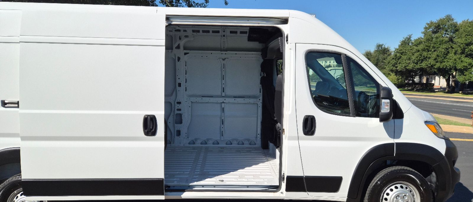 Photo 25 of this Ram ProMaster Cargo Van
