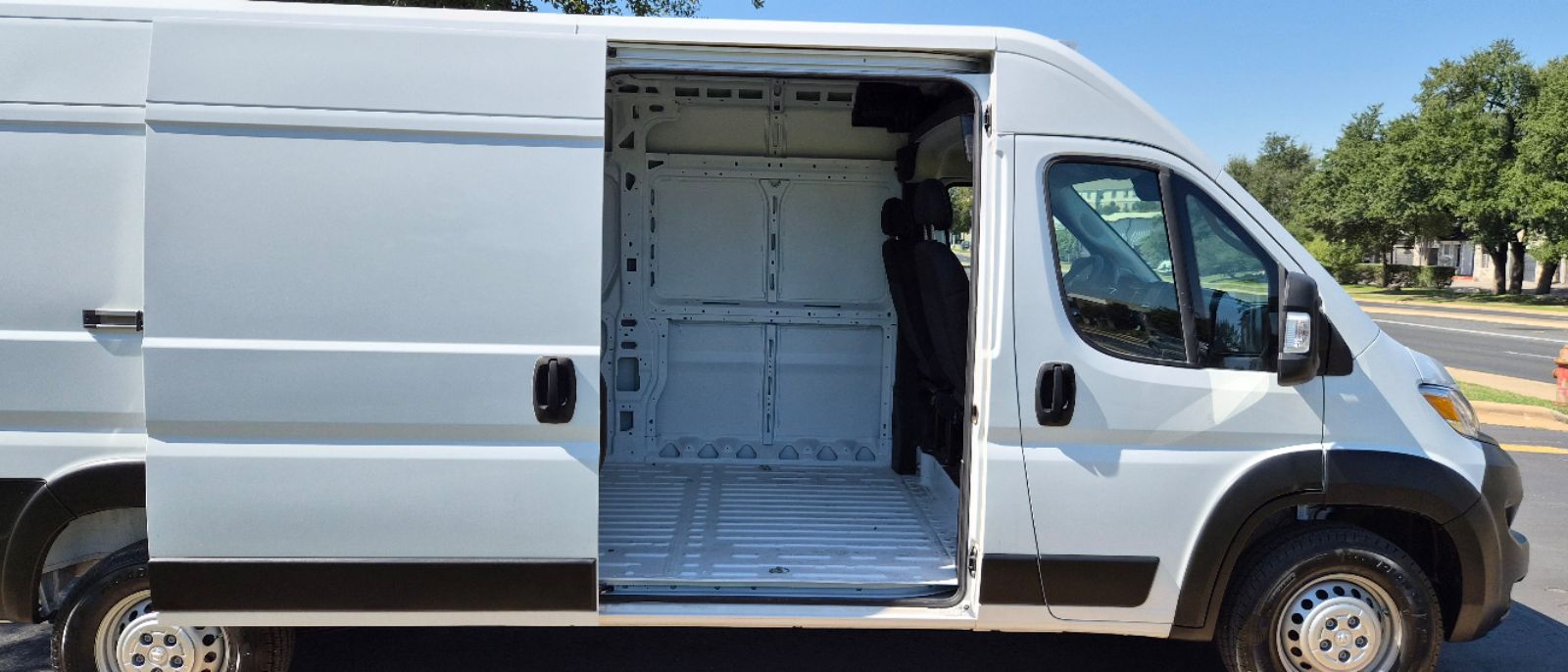 Photo 25 of this Ram ProMaster Cargo Van