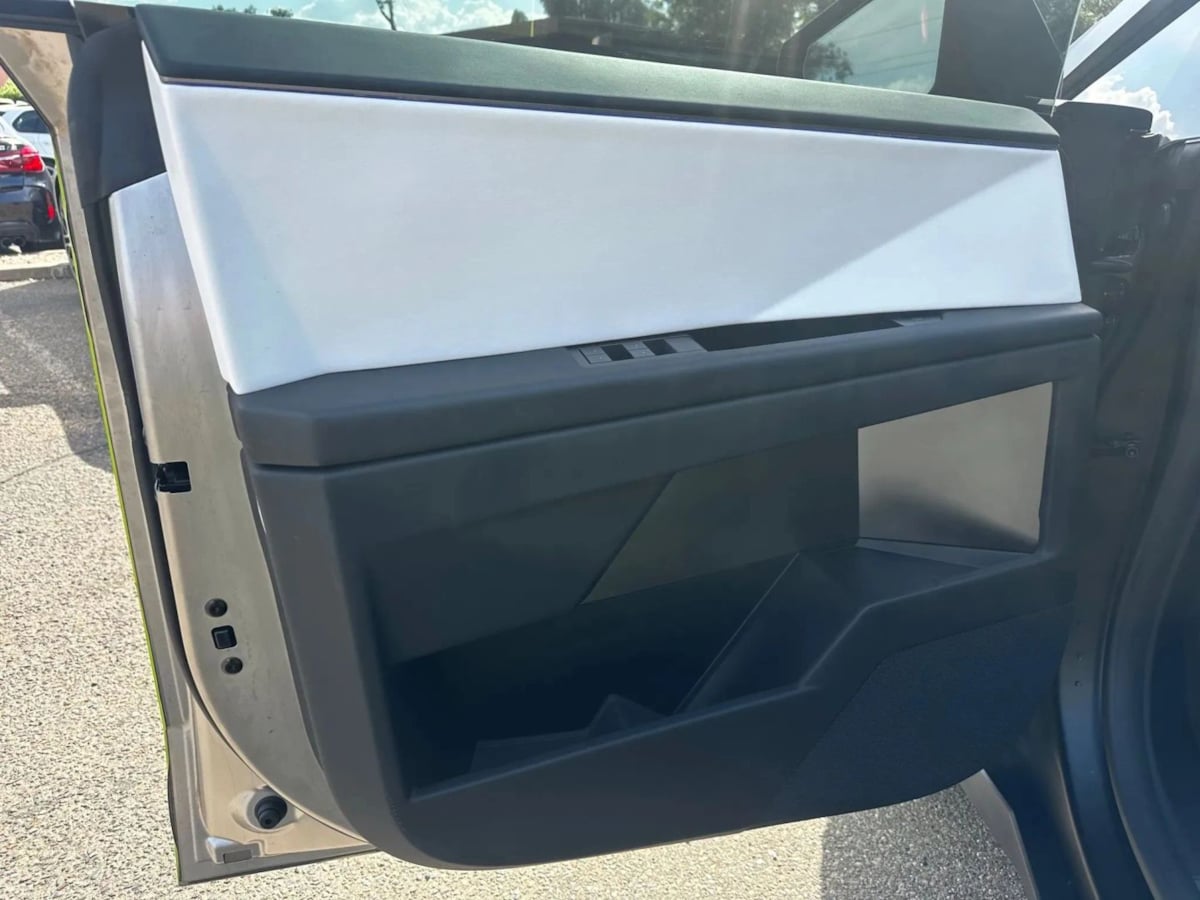 2024 Tesla Cybertruck photo 13