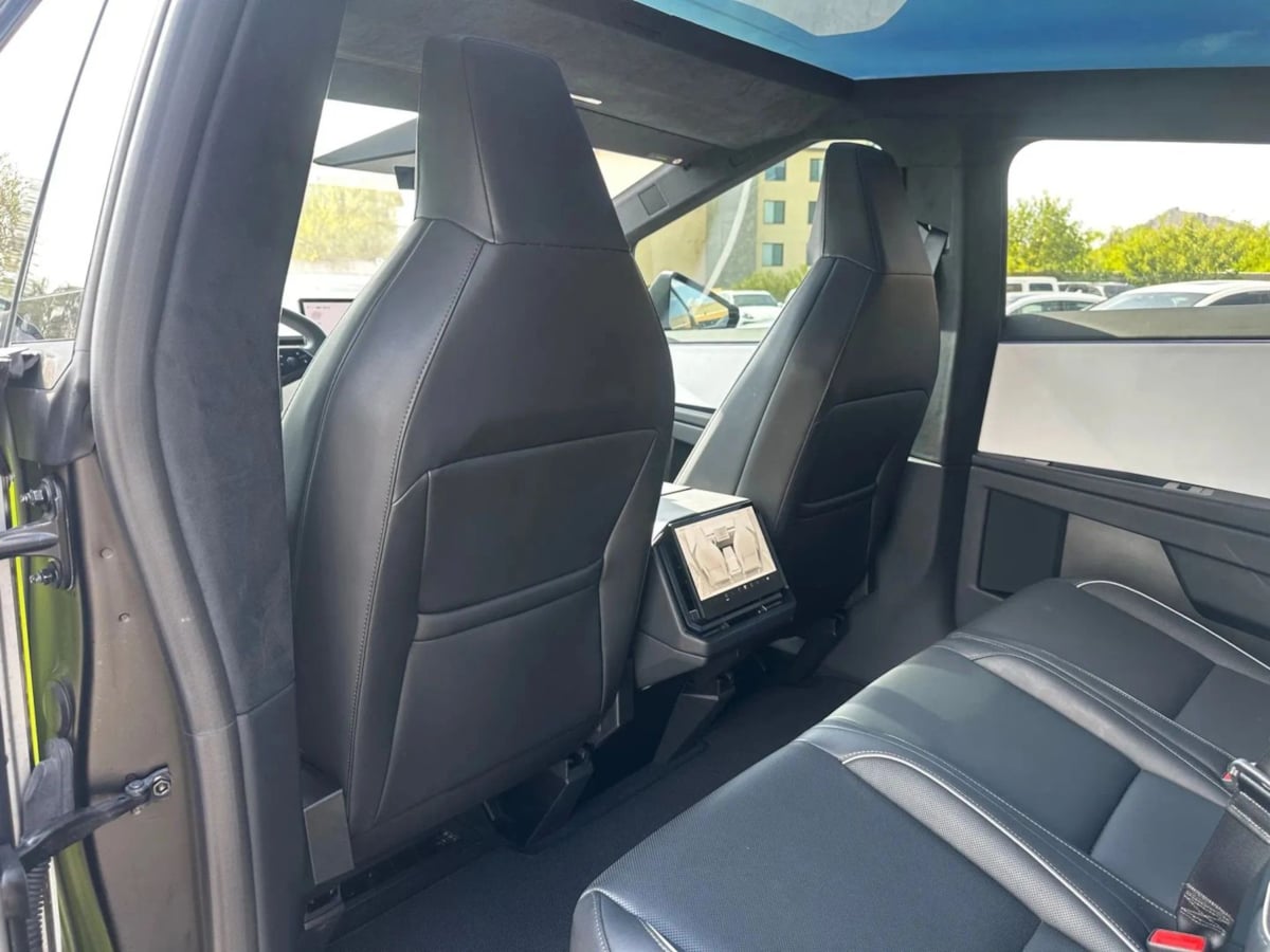 2024 Tesla Cybertruck photo 14
