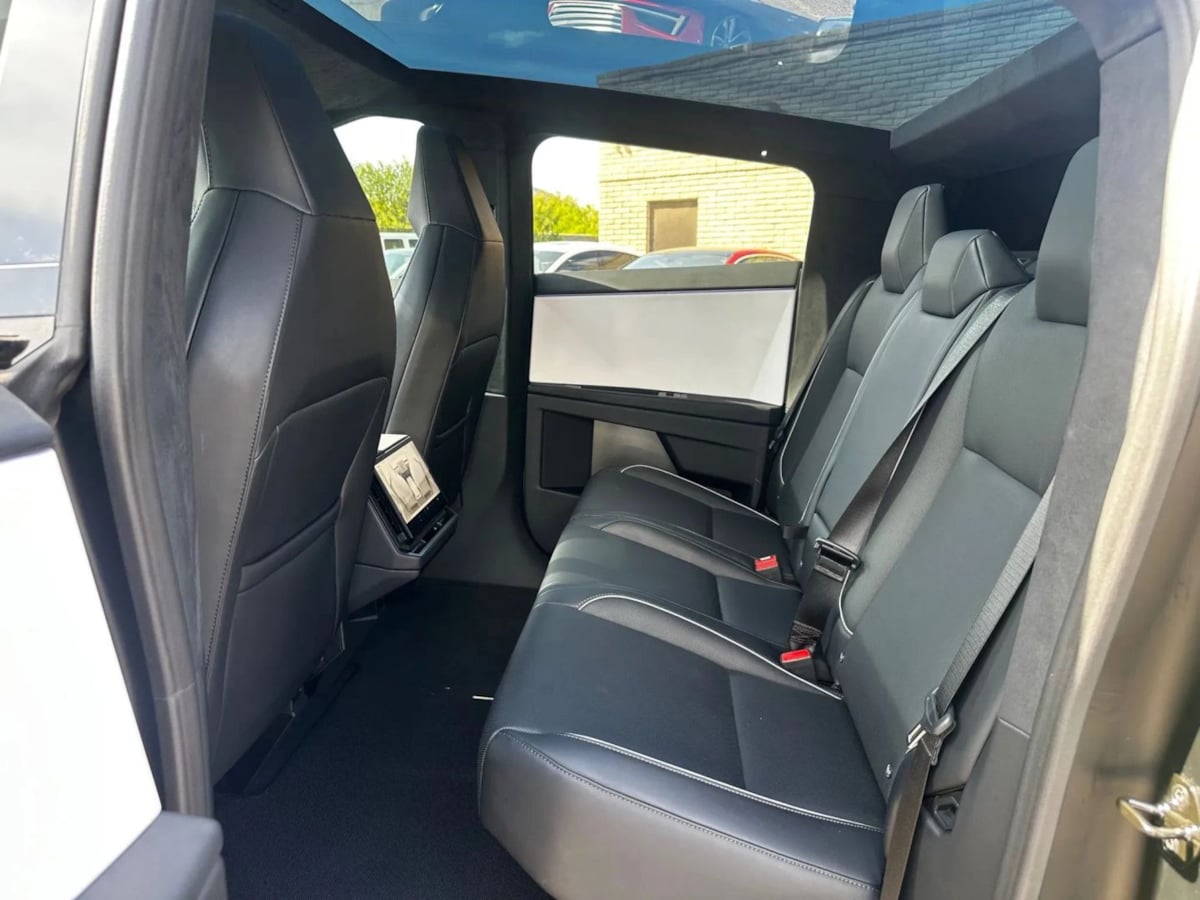 2024 Tesla Cybertruck photo 15