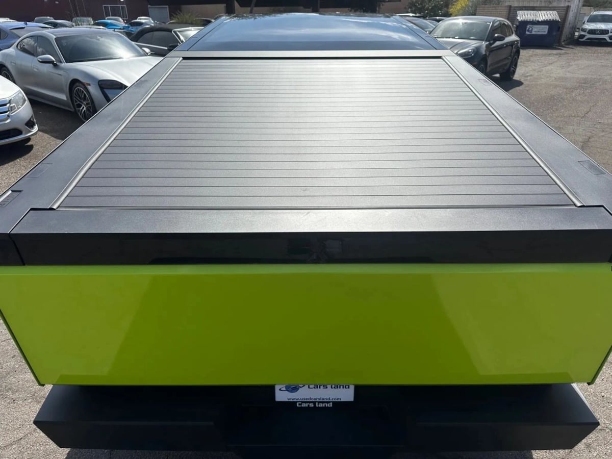 2024 Tesla Cybertruck photo 17