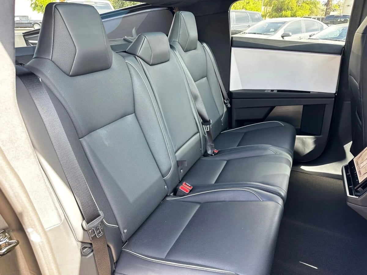 2024 Tesla Cybertruck photo 21