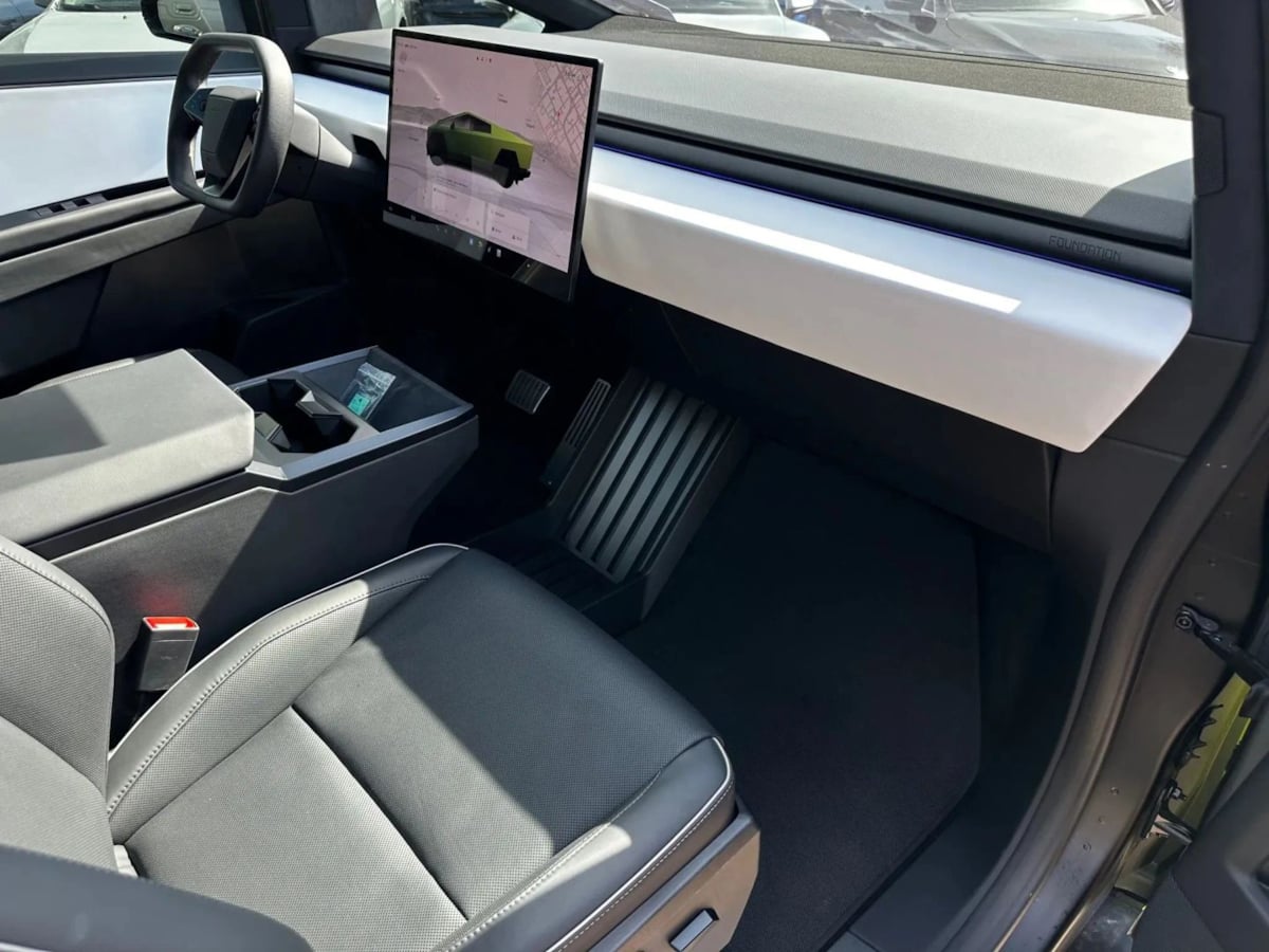 2024 Tesla Cybertruck photo 22
