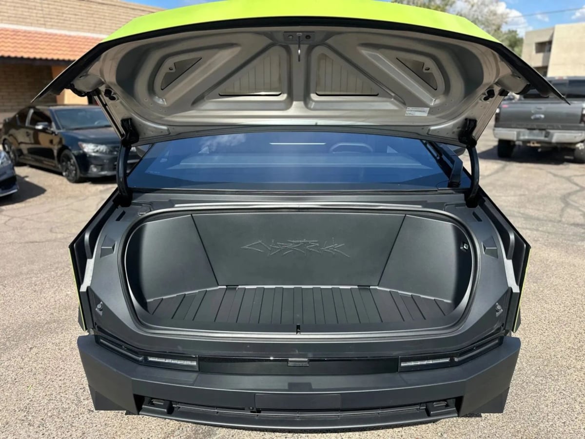 2024 Tesla Cybertruck photo 26