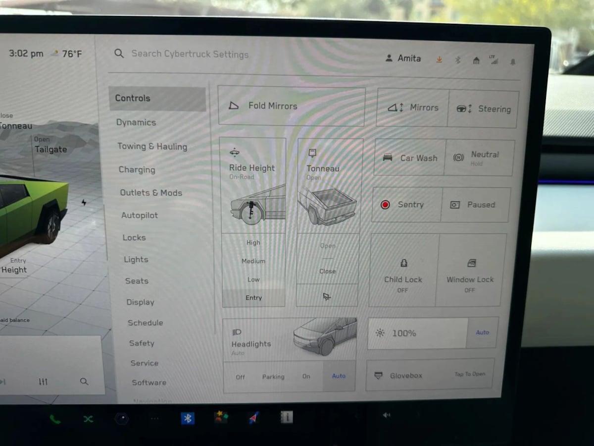 2024 Tesla Cybertruck photo 30