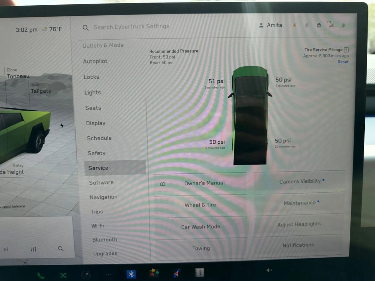 2024 Tesla Cybertruck photo 35