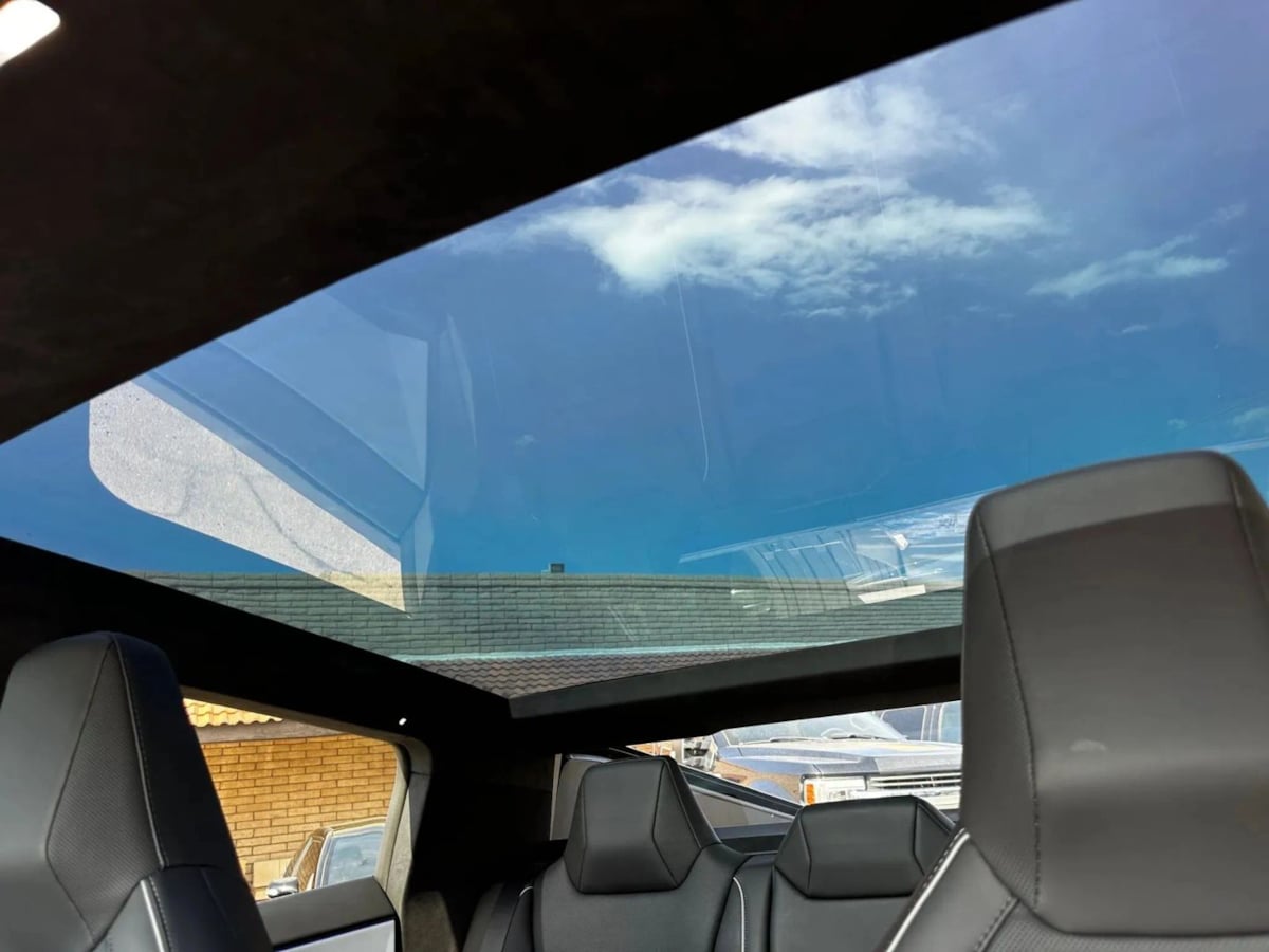 2024 Tesla Cybertruck photo 38