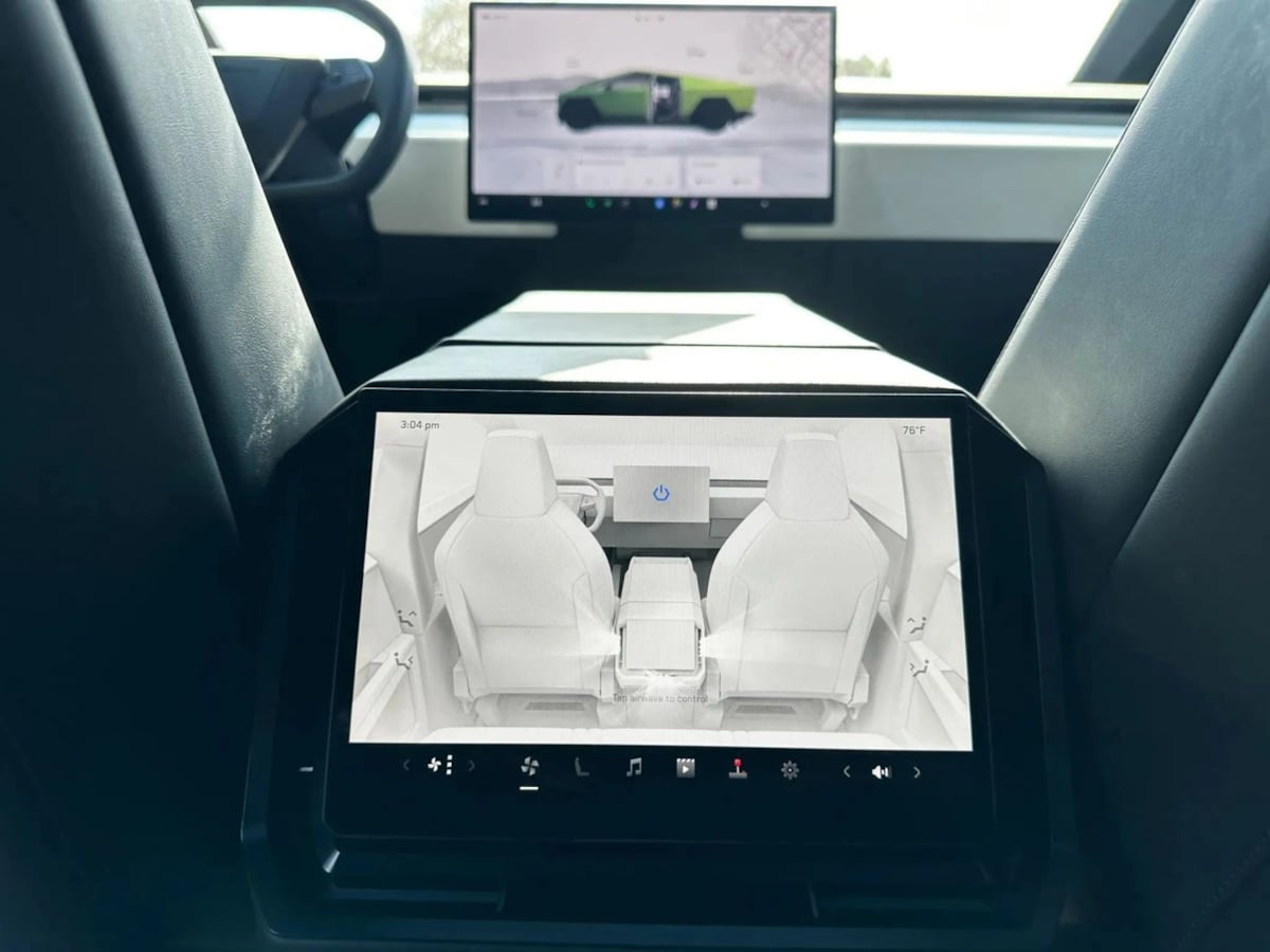 2024 Tesla Cybertruck photo 40