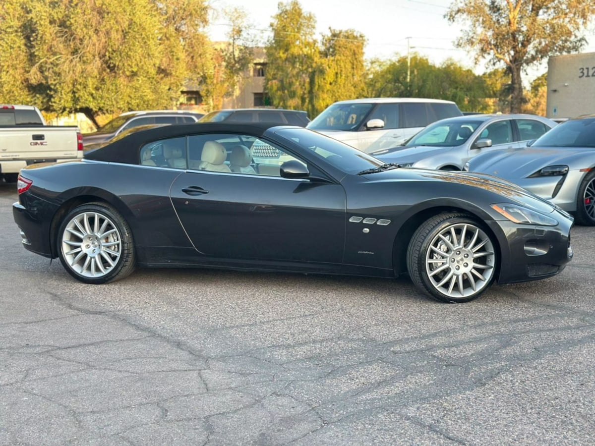 2013 Maserati Granturismo Sport photo 2