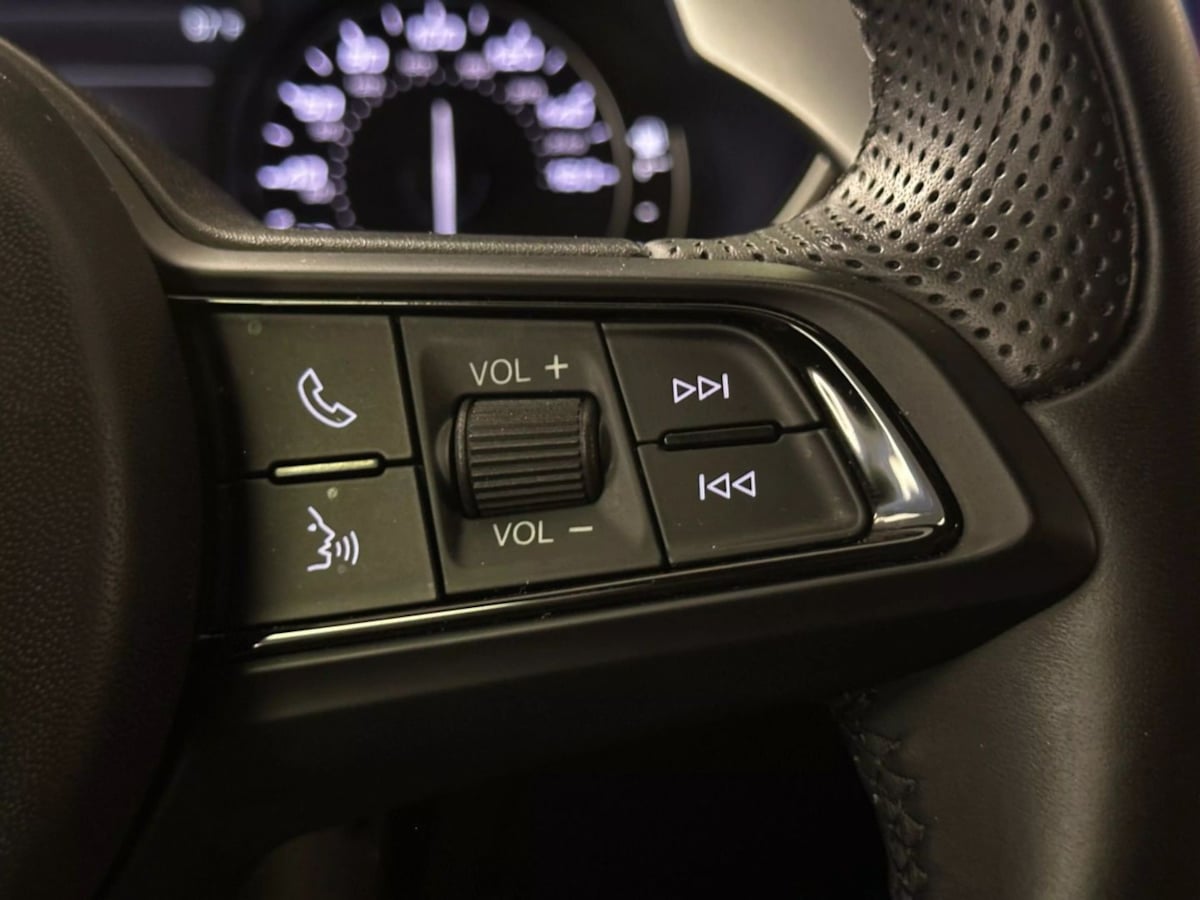 2023 Alfa Romeo Stelvio Sprint photo 2