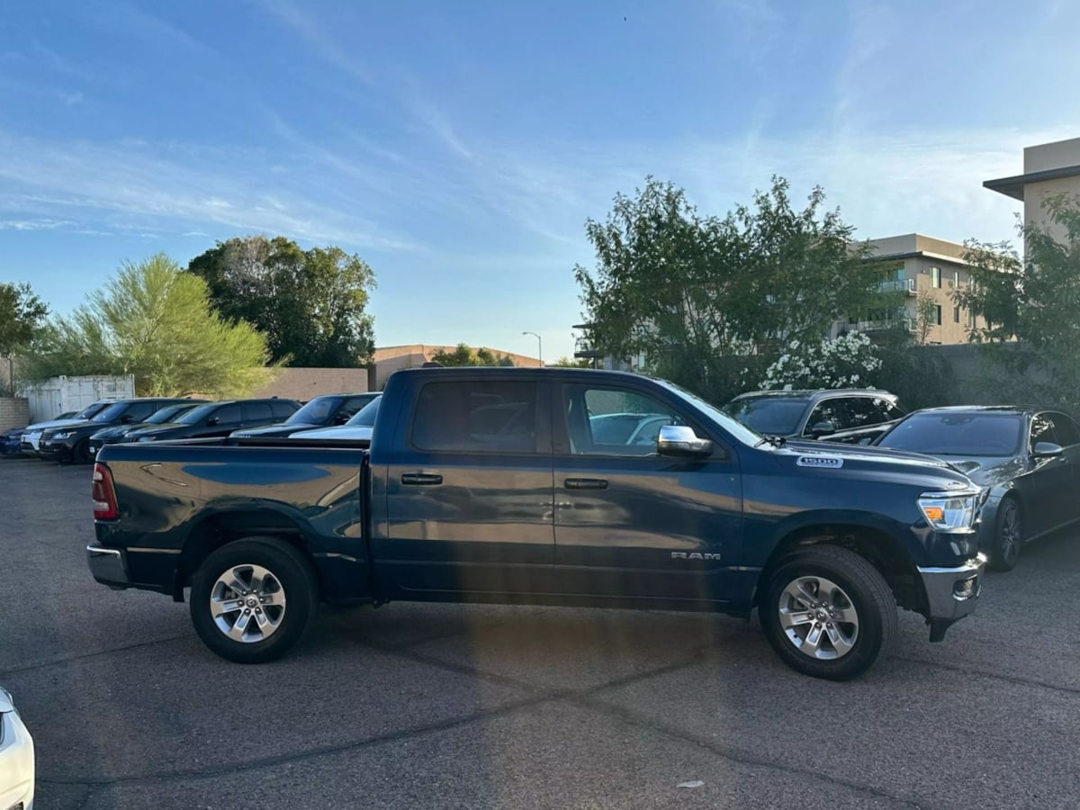 2023 Ram 1500 Laramie photo 3