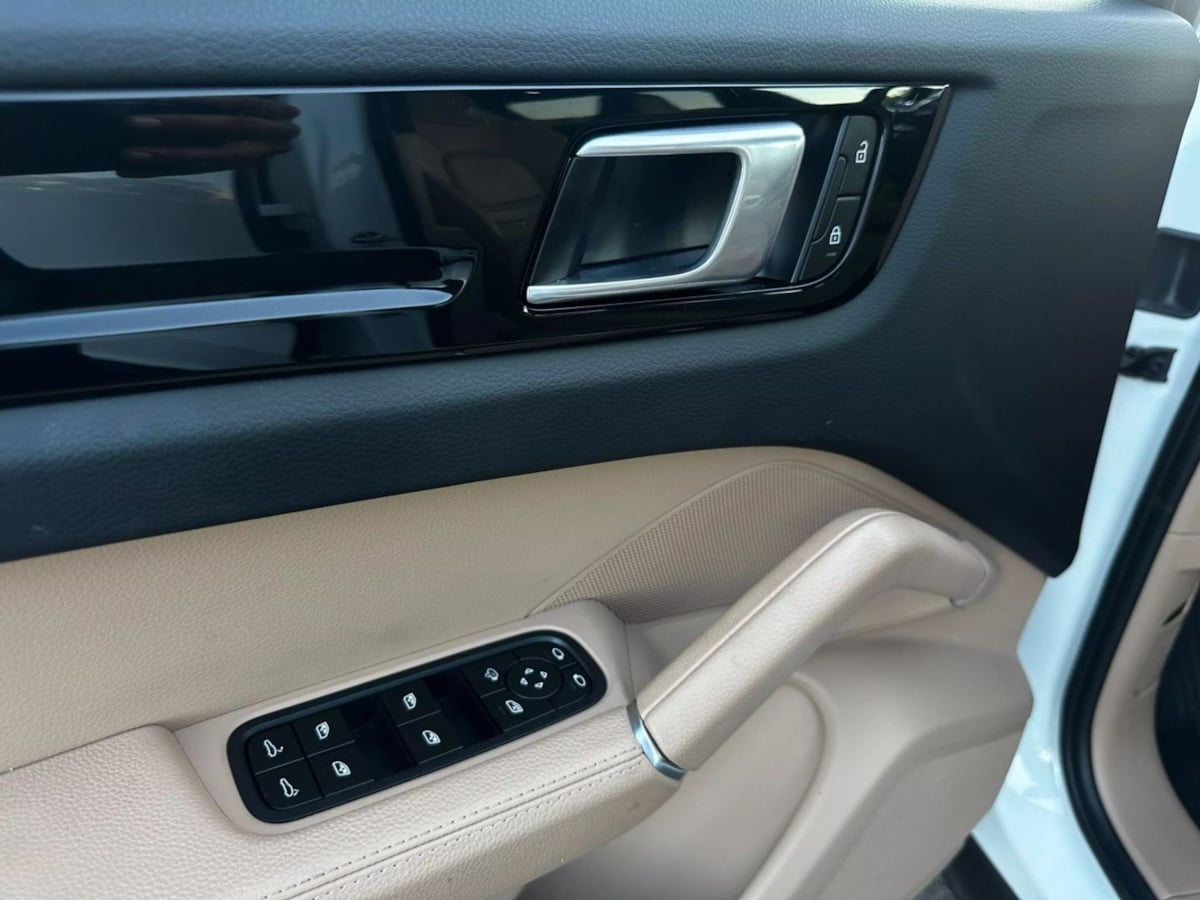 2022 Porsche Cayenne Coup Base - Photo 16