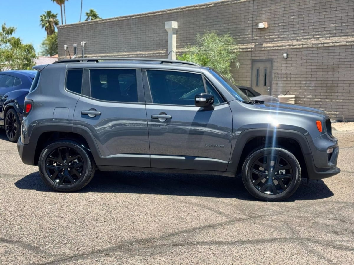 2022 Jeep Renegade Altitude photo 3