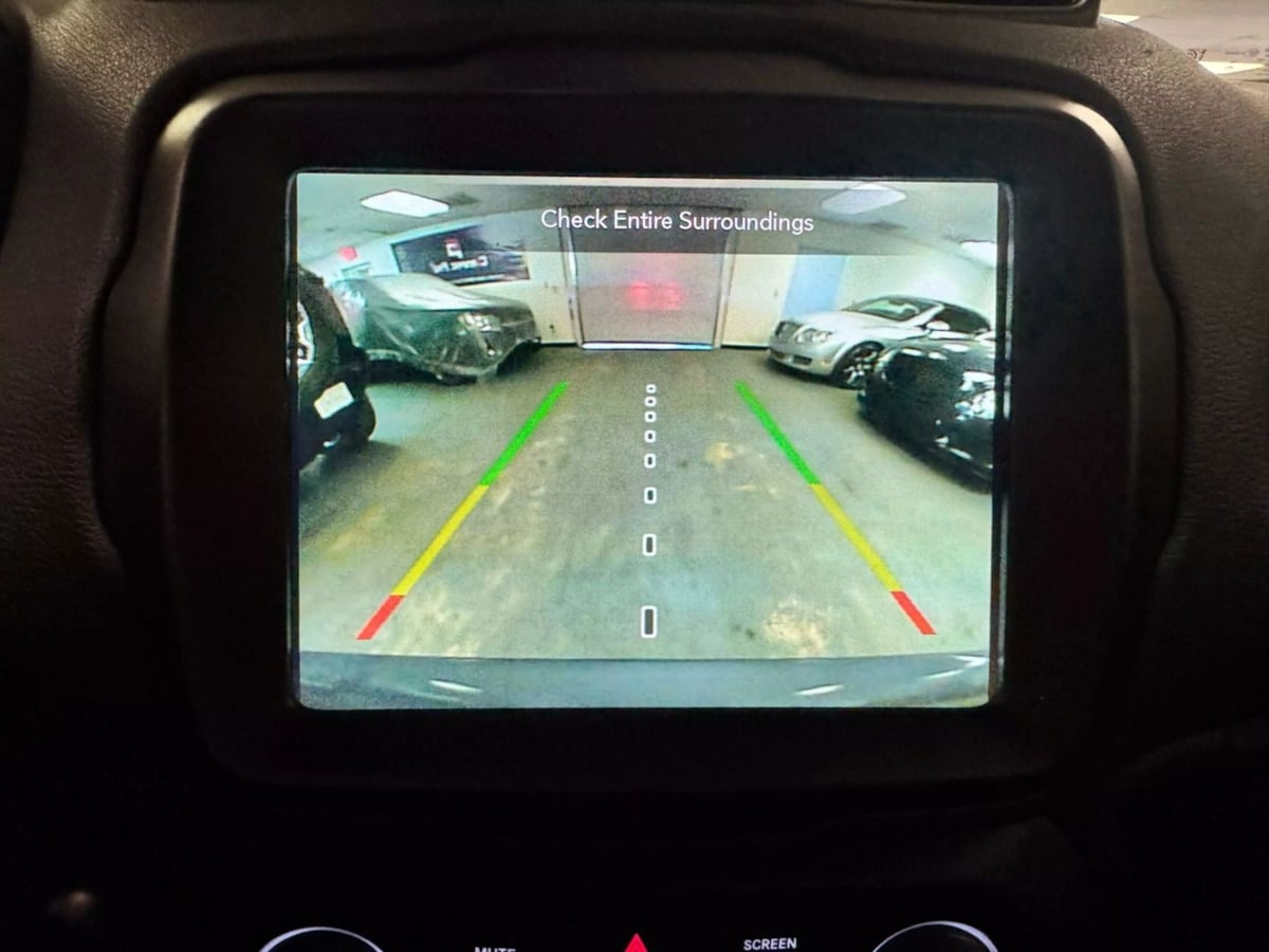 2022 Jeep Renegade Altitude photo 2