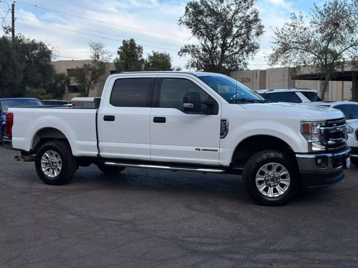 2022 Ford F-250 XLT photo 3
