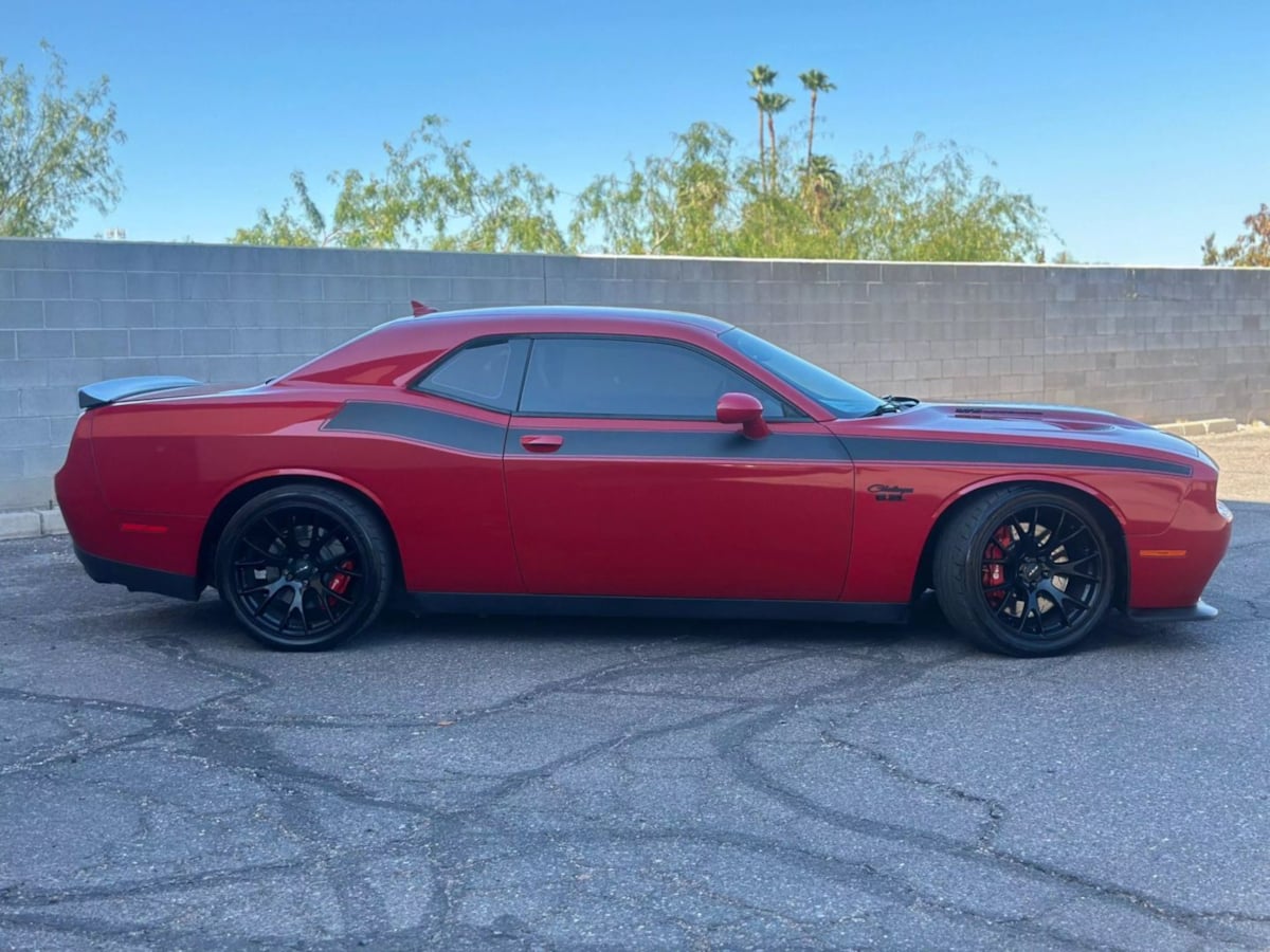 2016 Dodge Challenger SRT8 Hellcat photo 3