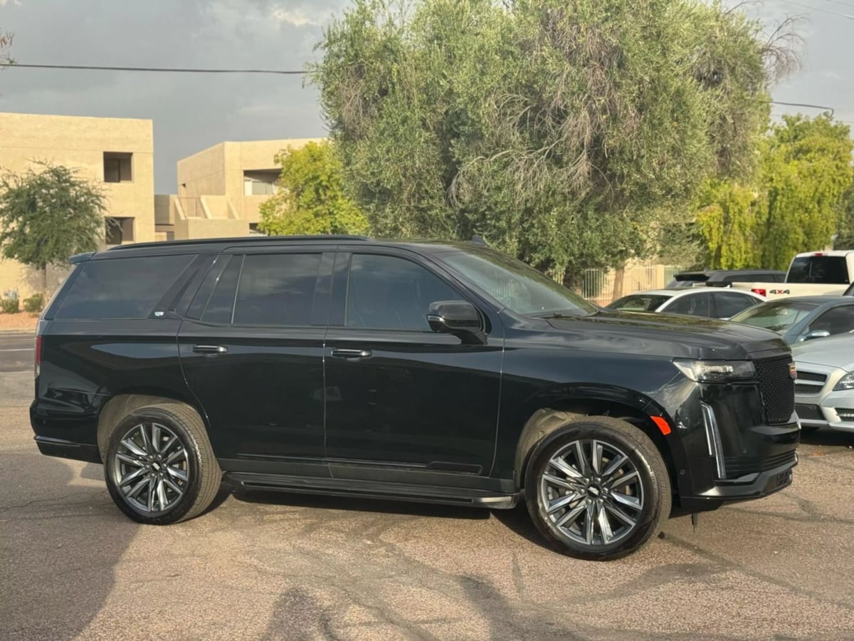 2024 Cadillac Escalade Sport photo 3